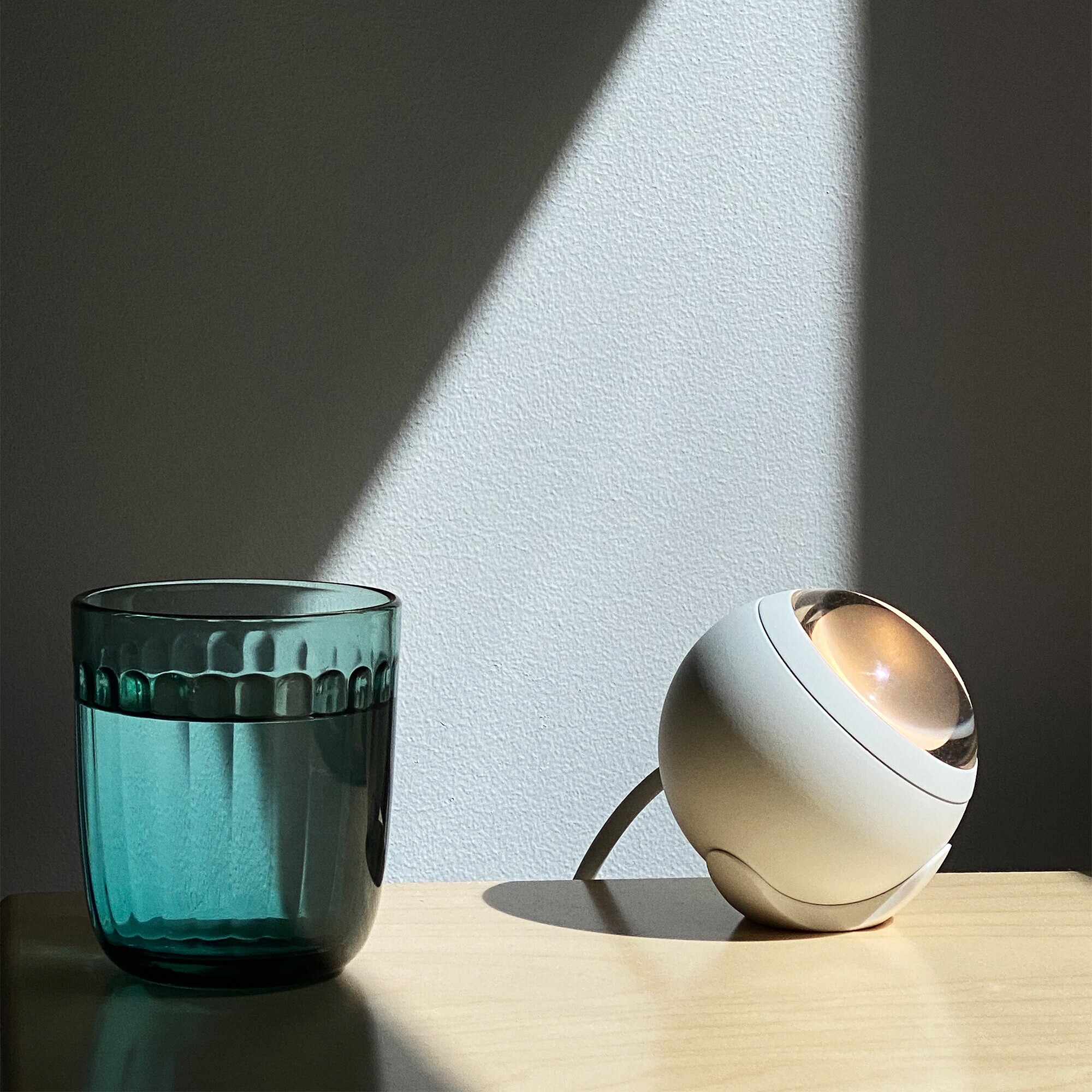 Falling In Love LED Floor-/Table Lamp