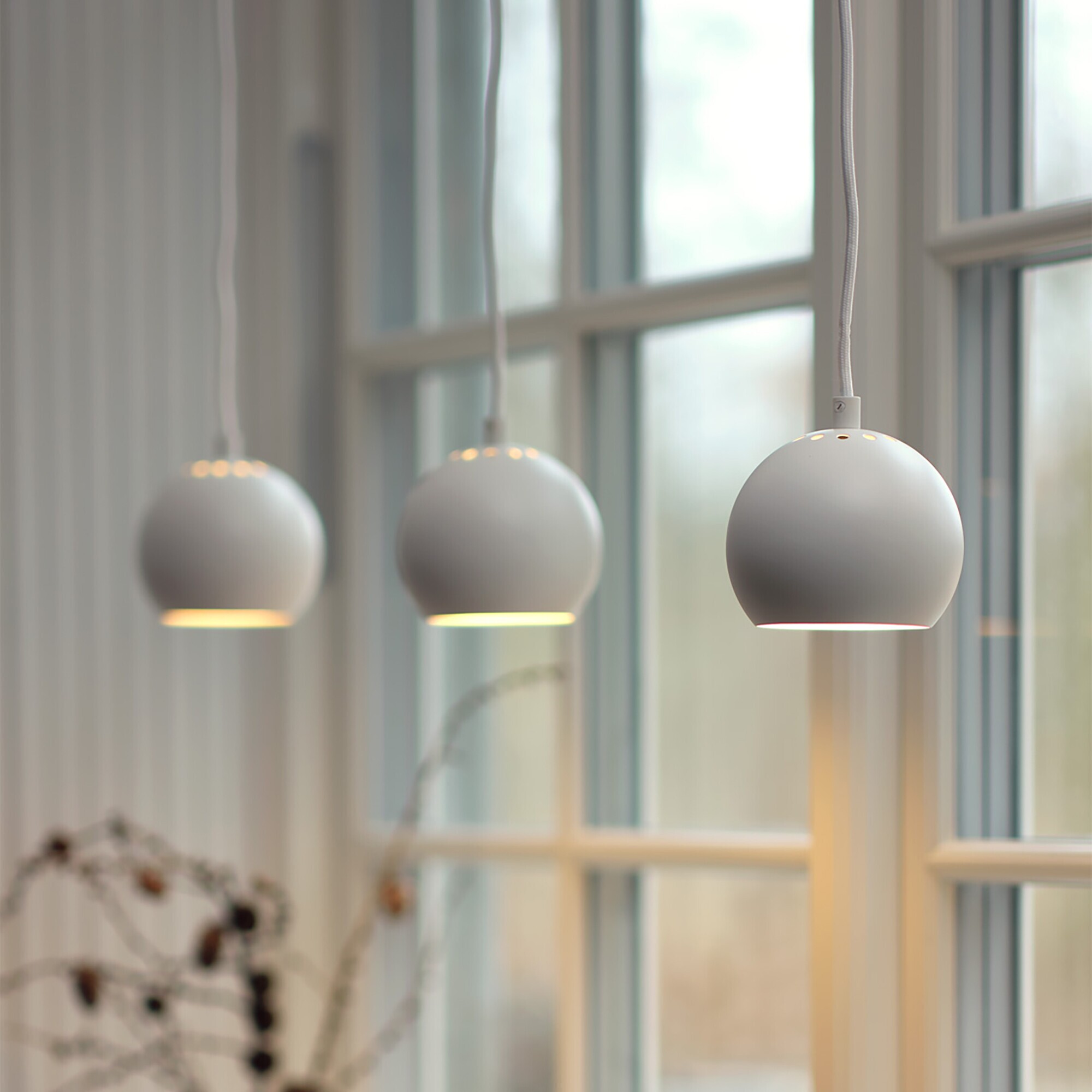 Ball Suspension Lamp Matt Ø12cm
