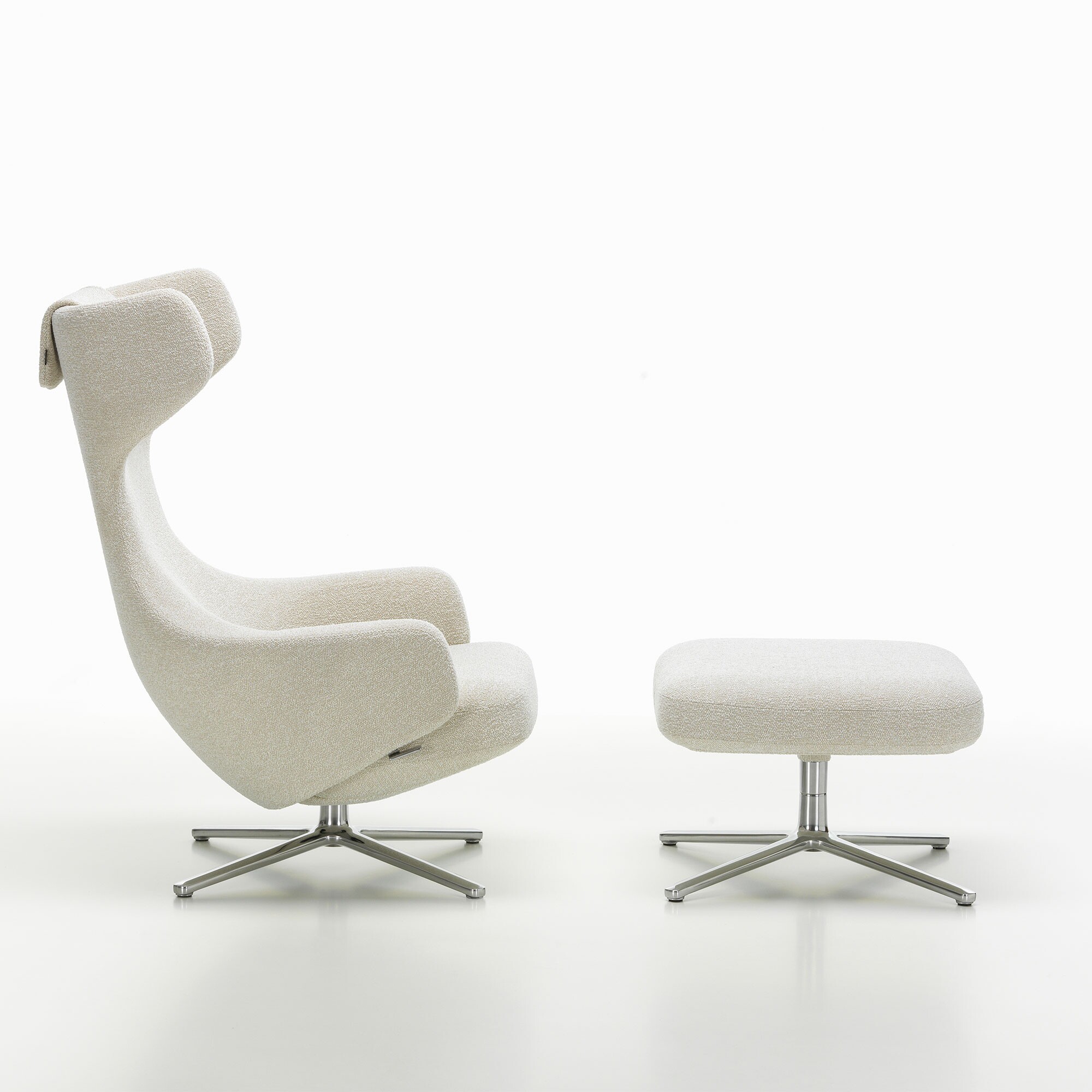 Grand Repos Lounge Chair & Ottoman Fabric