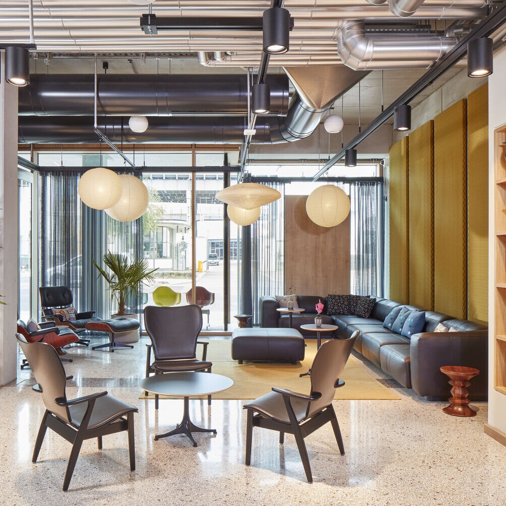 Akari A Suspension Lamp oval