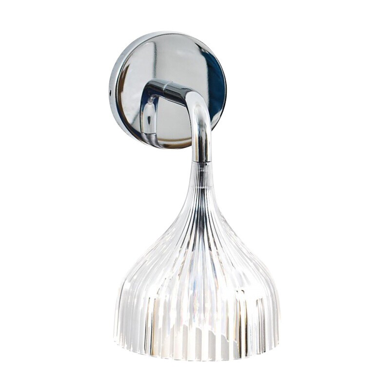 É Wall Lamp