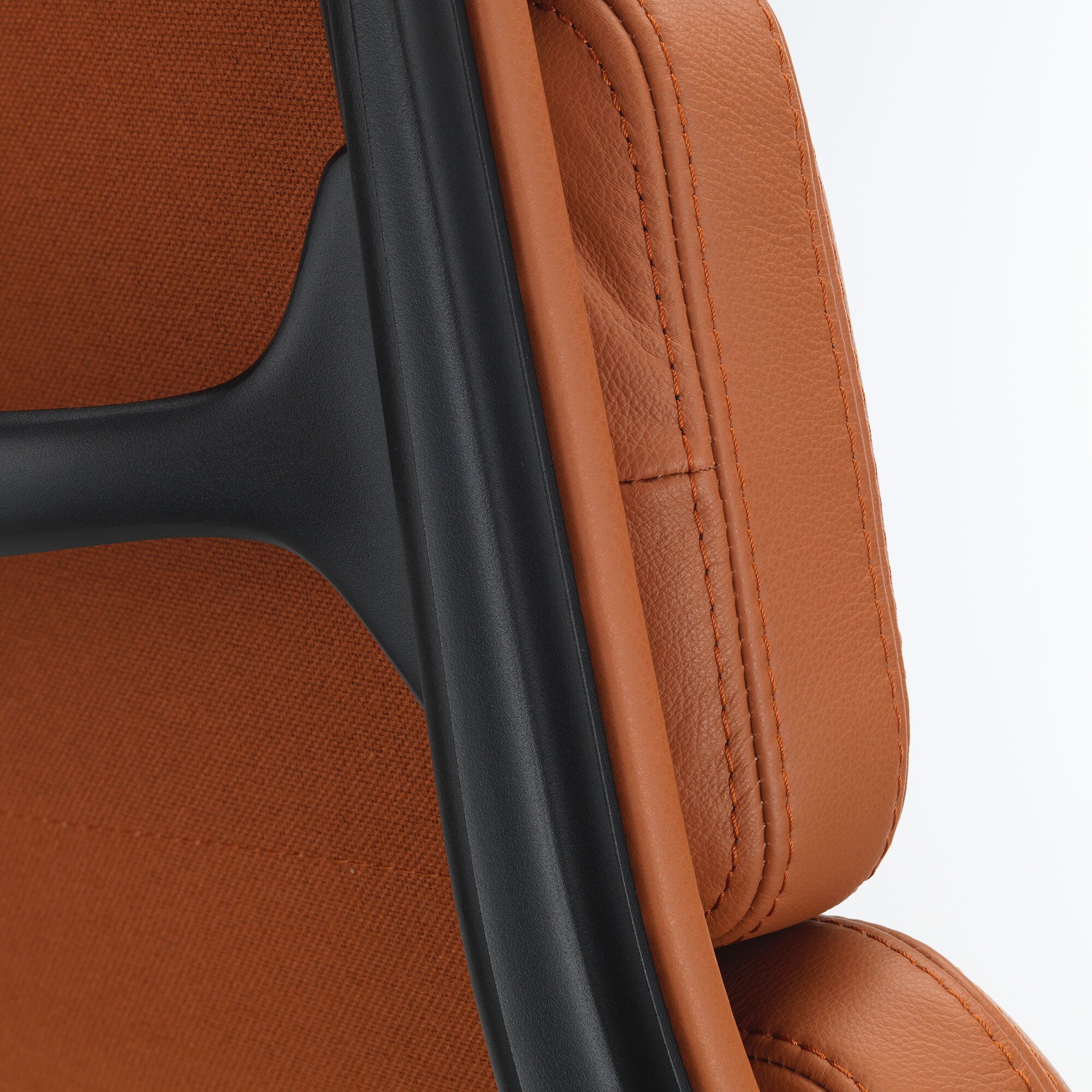 EA 222 Soft Pad Aluminium Chair Leather