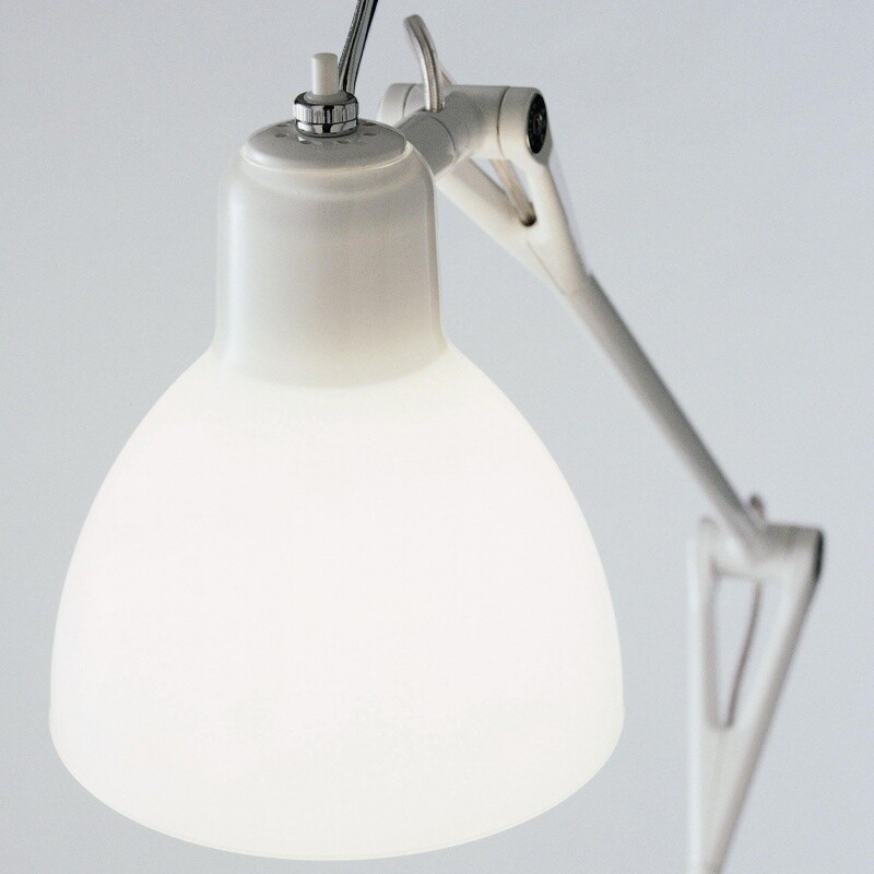 Luxy T1 Table Lamp