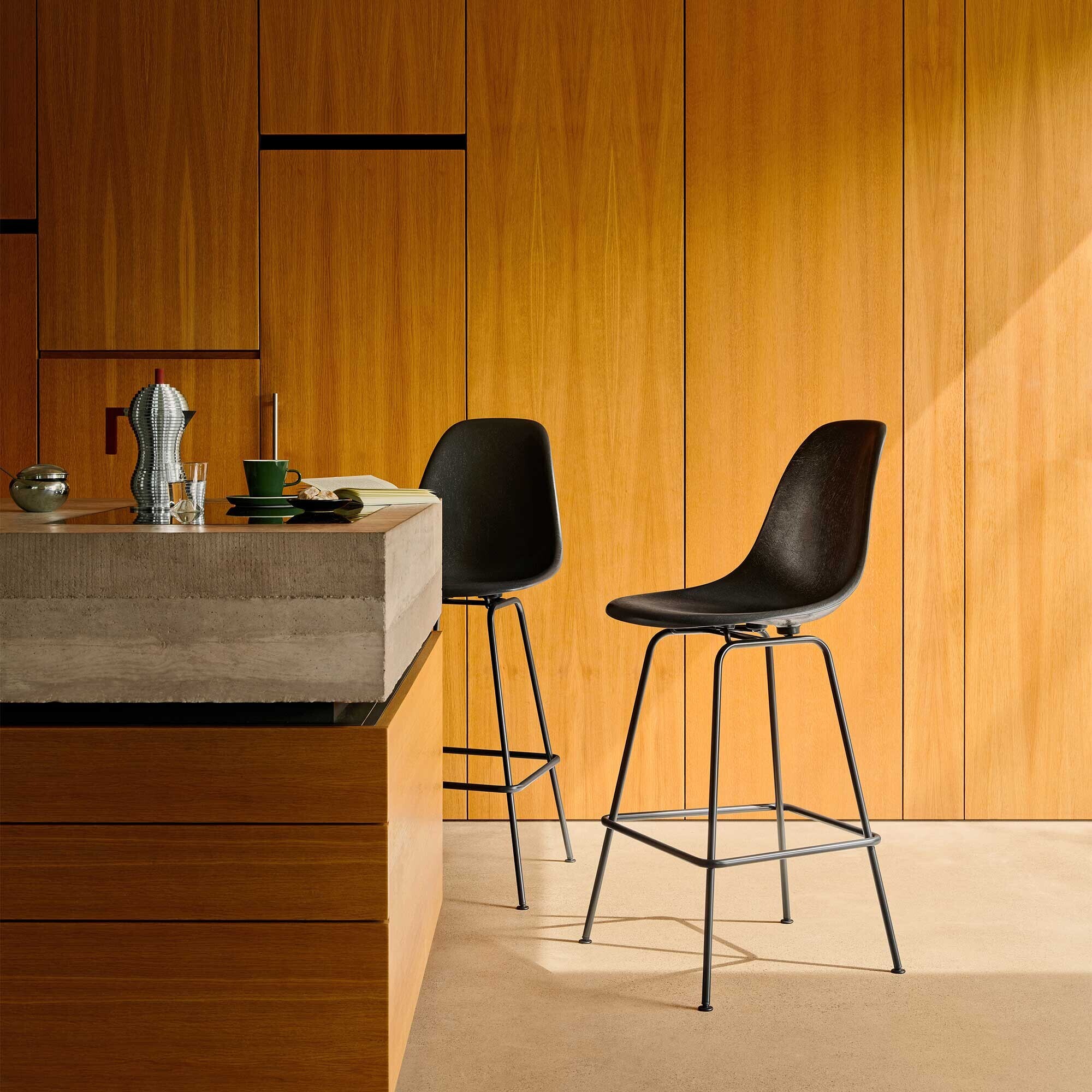 Eames Fiberglass Bar Chair Medium Basic Dark