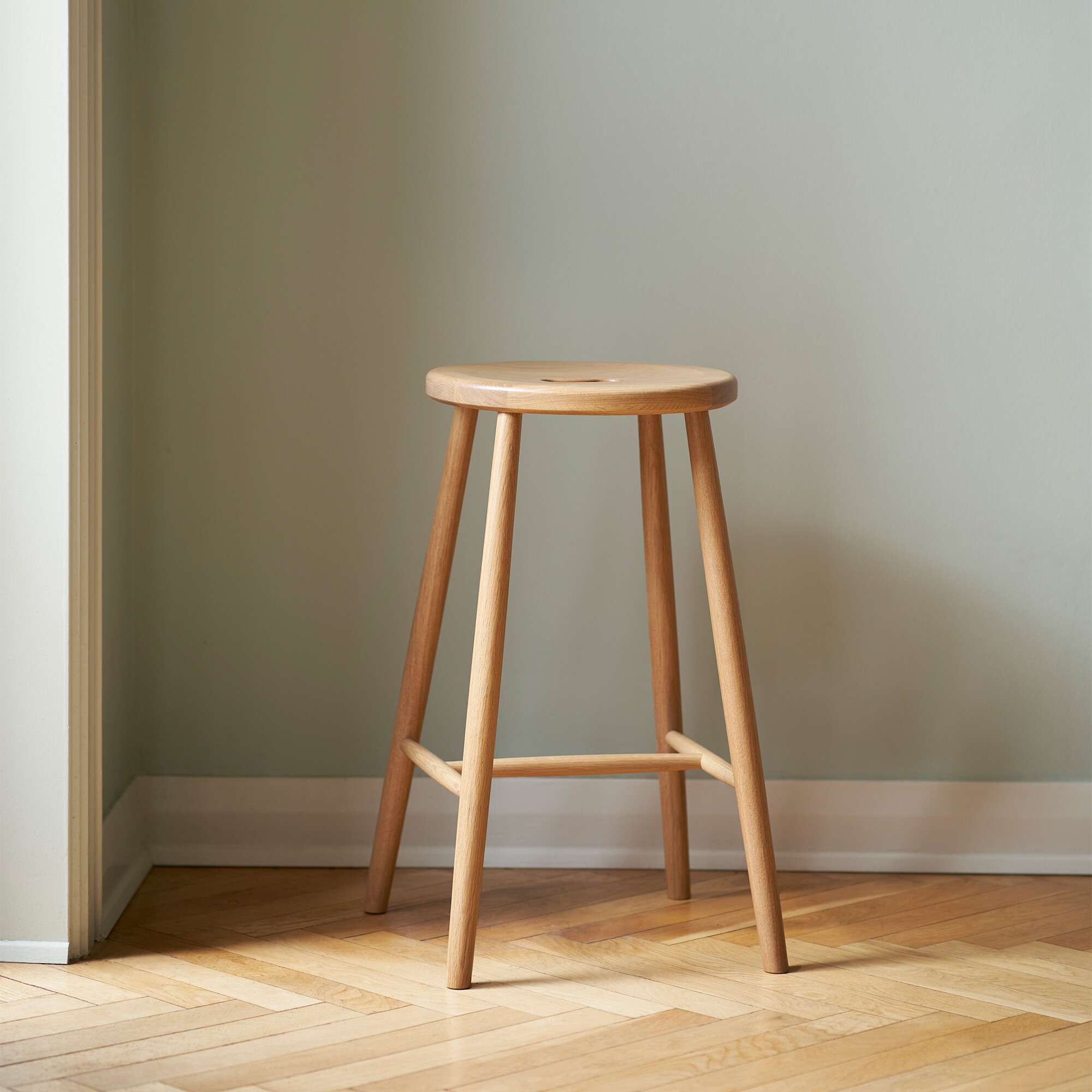 J27C Bar Stool