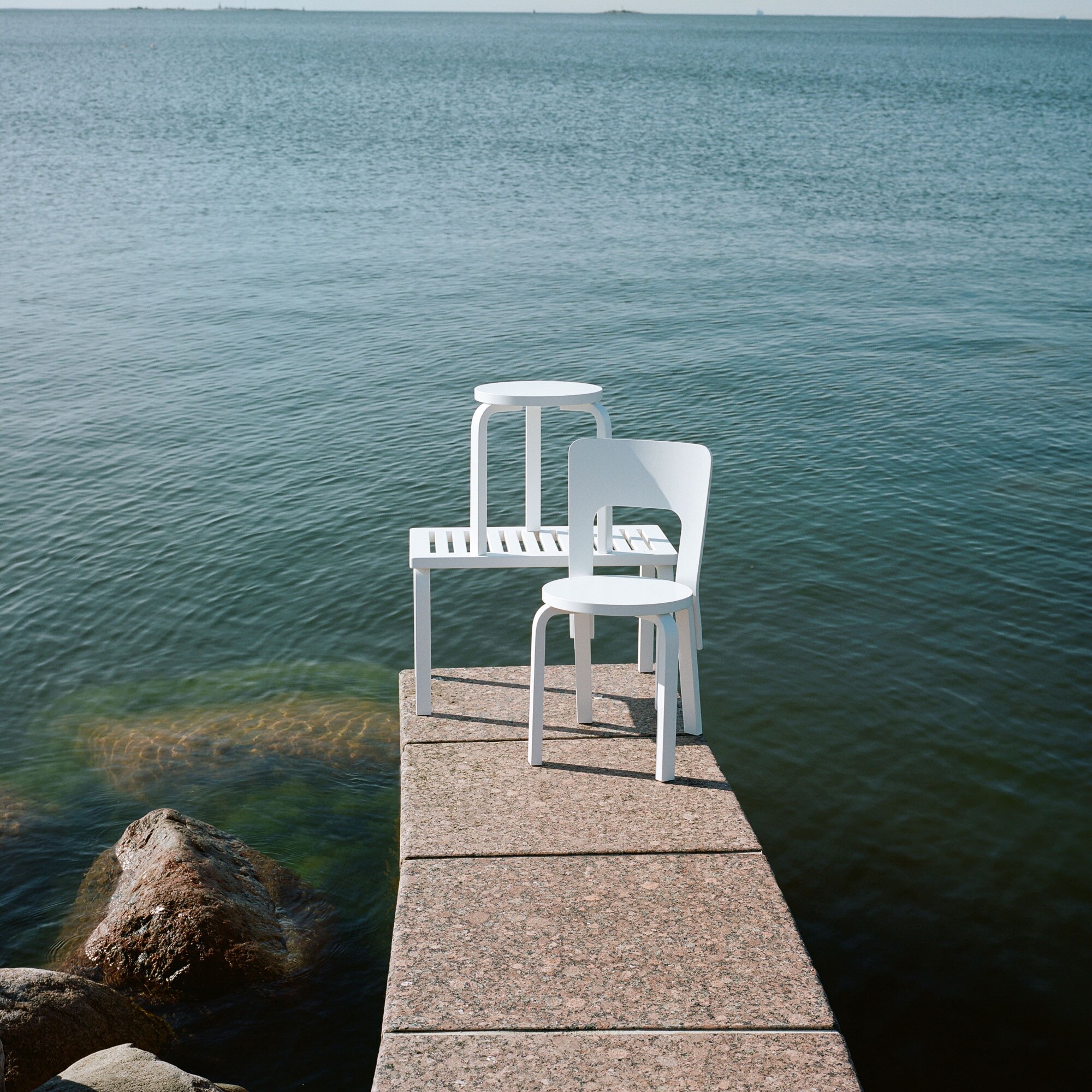 60 Stool Lacquered Base