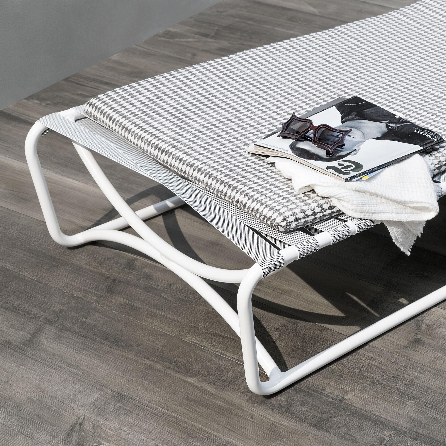 Inout 884 Lounger