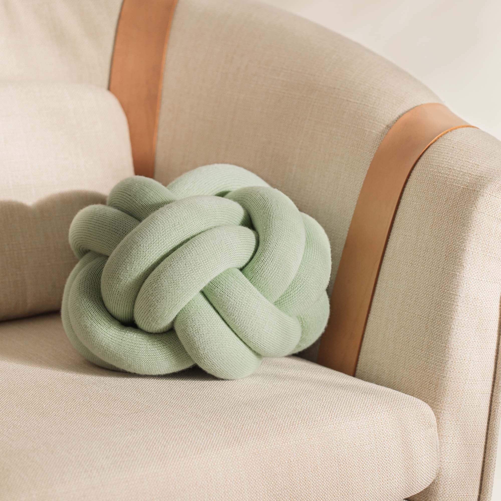 Knot Cushion
