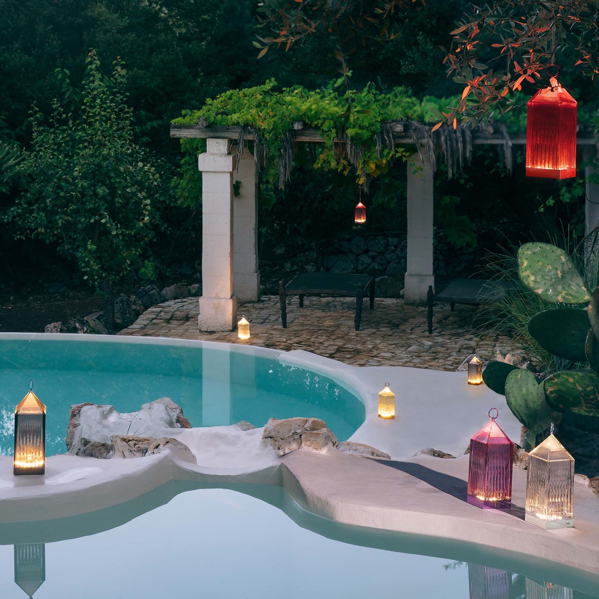 Lantern LED Table Lamp with Battery