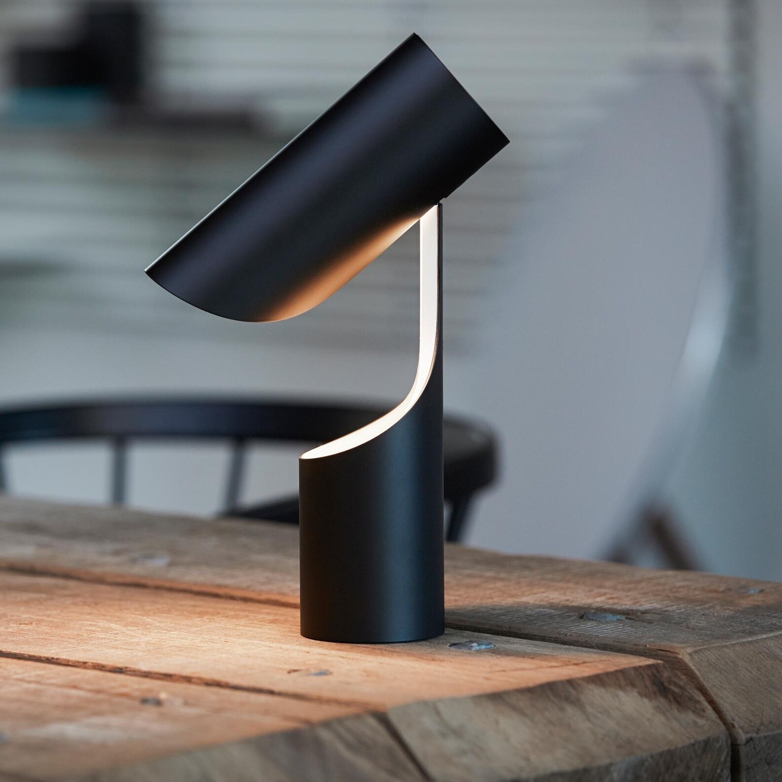 Mutatio 353 Table Lamp