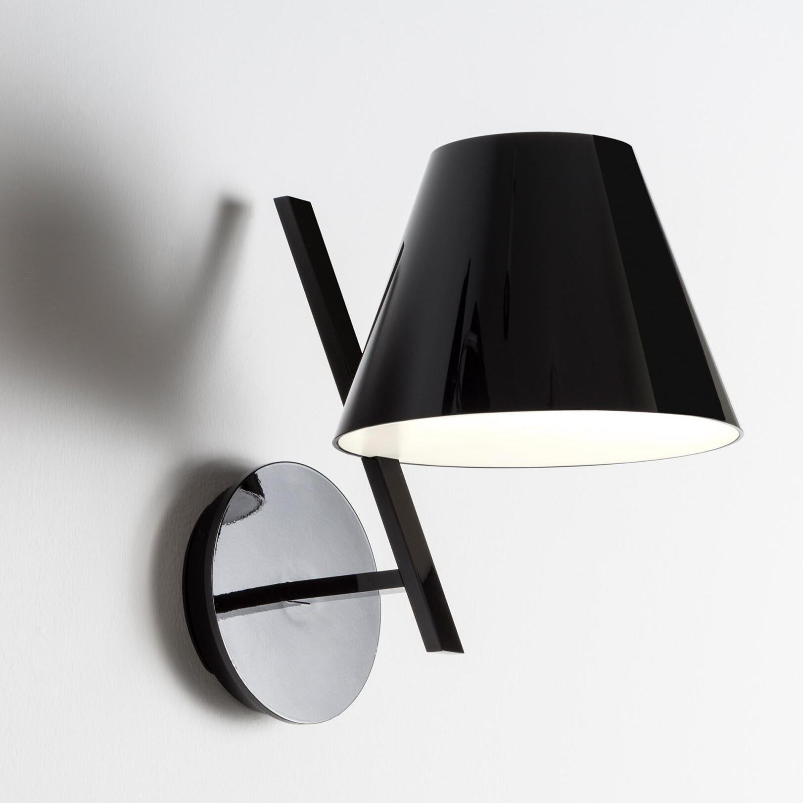 La Petite Parete Wall Lamp