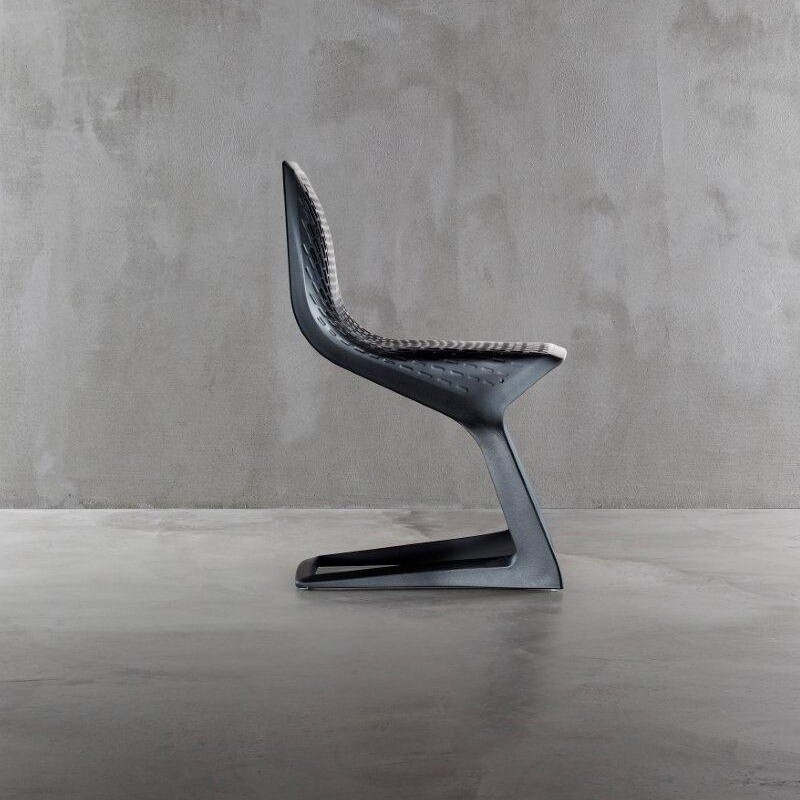 Myto Cantilever Chair