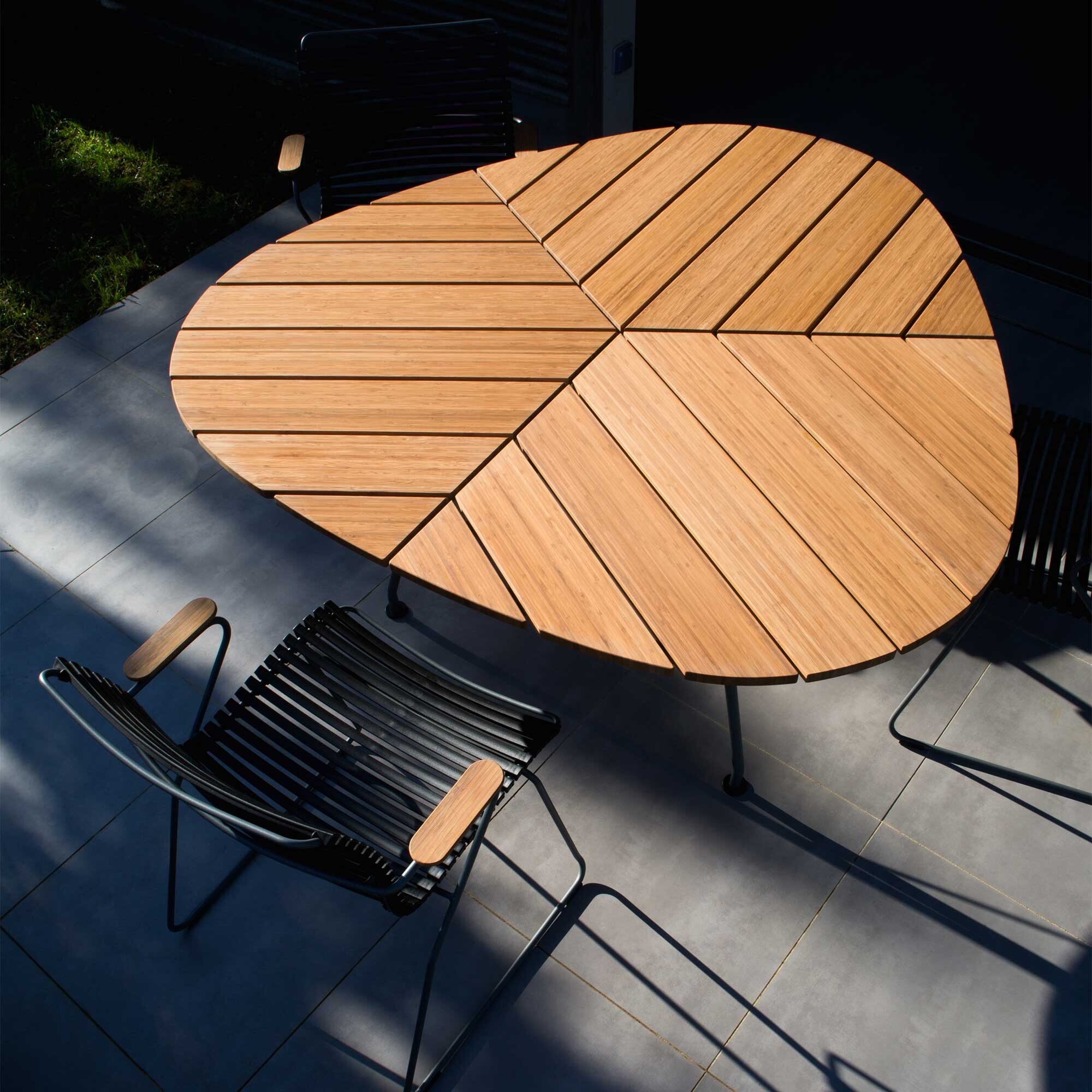 Leaf Outdoor Table Ø 146cm
