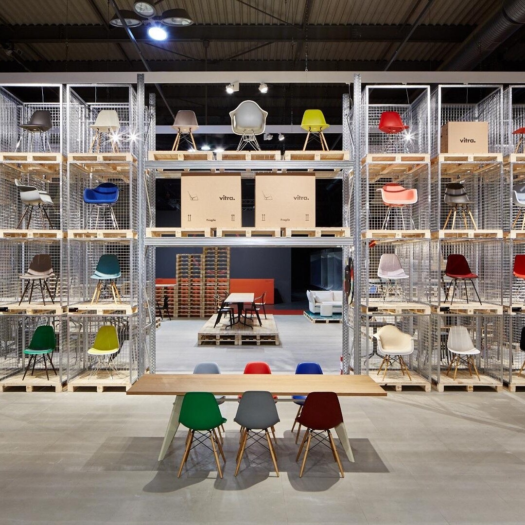 Eames Plastic Side Chair DSW RE Golden Maple