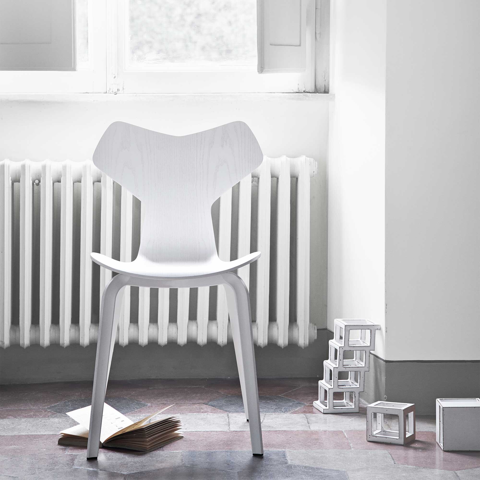 Grand Prix™ Chair With Wood Base