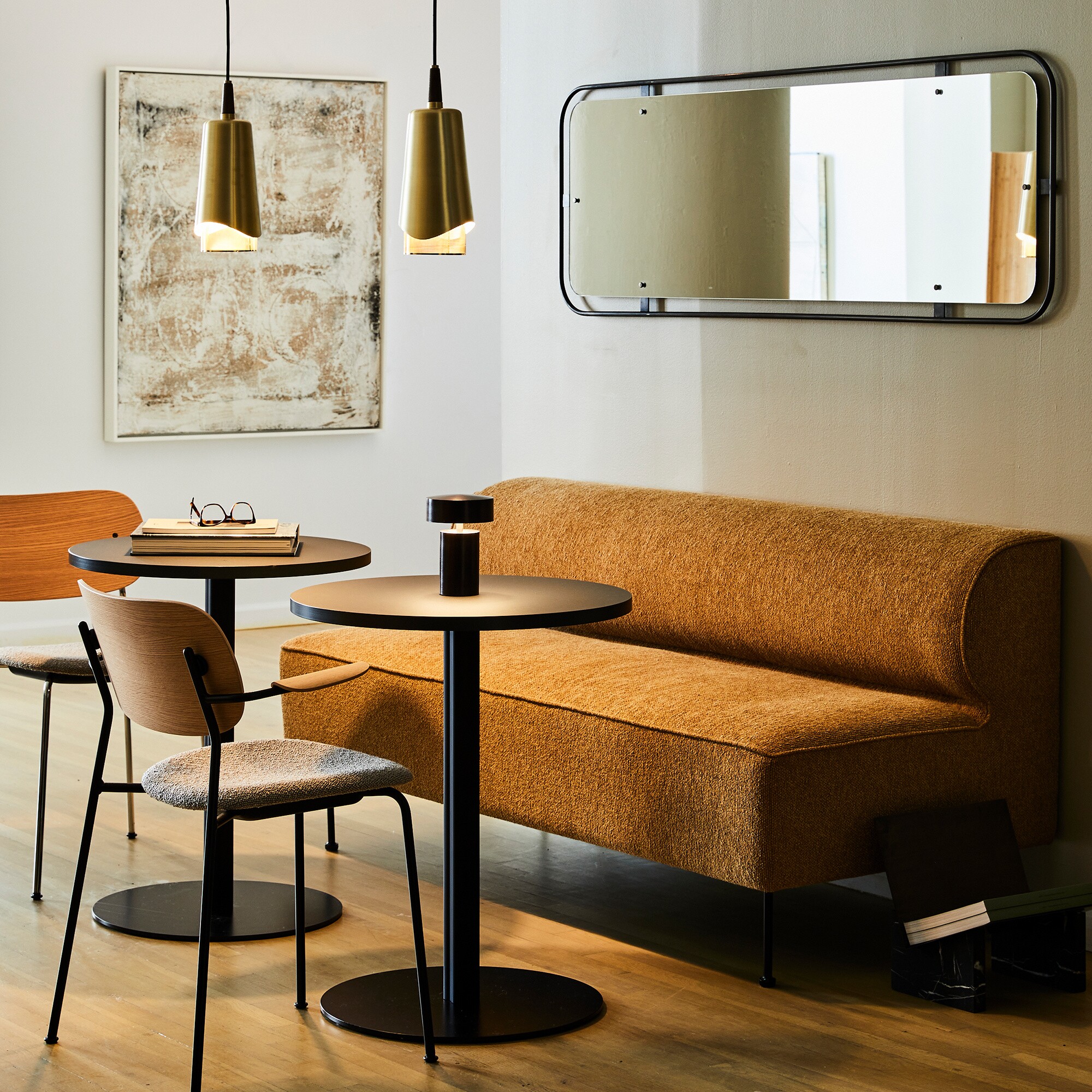 Column Table Lamp with Battery