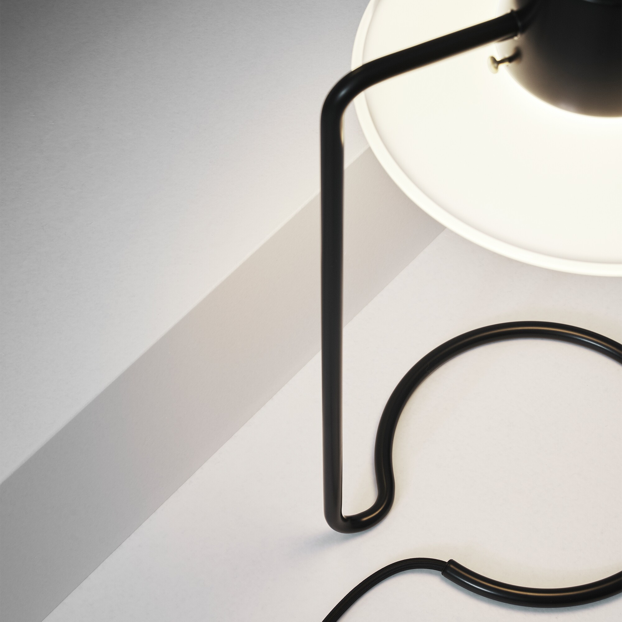 AJ Oxford Table Lamp H 41cm