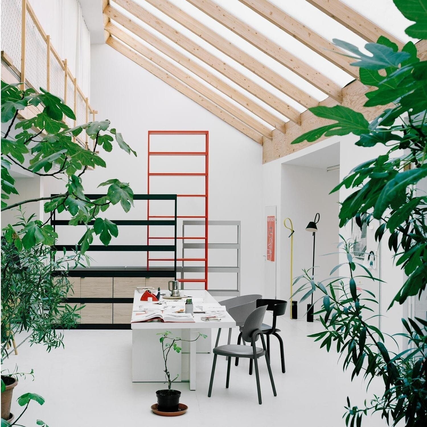 New Order Corner Shelf 34x34x2.3cm