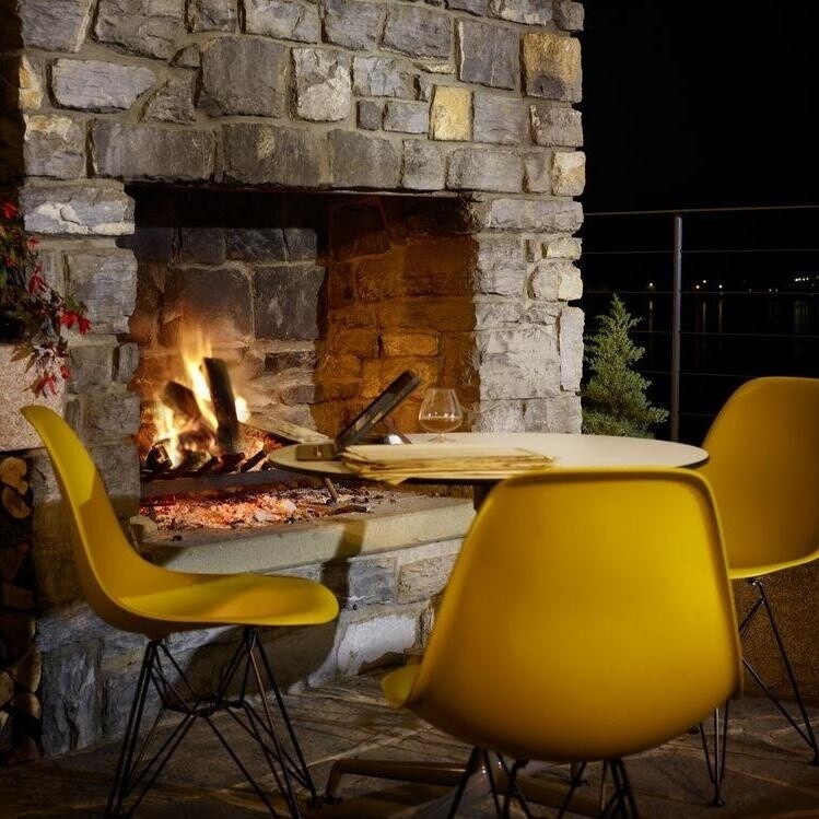 Eames Plastic Side Chair DSR RE Black Base