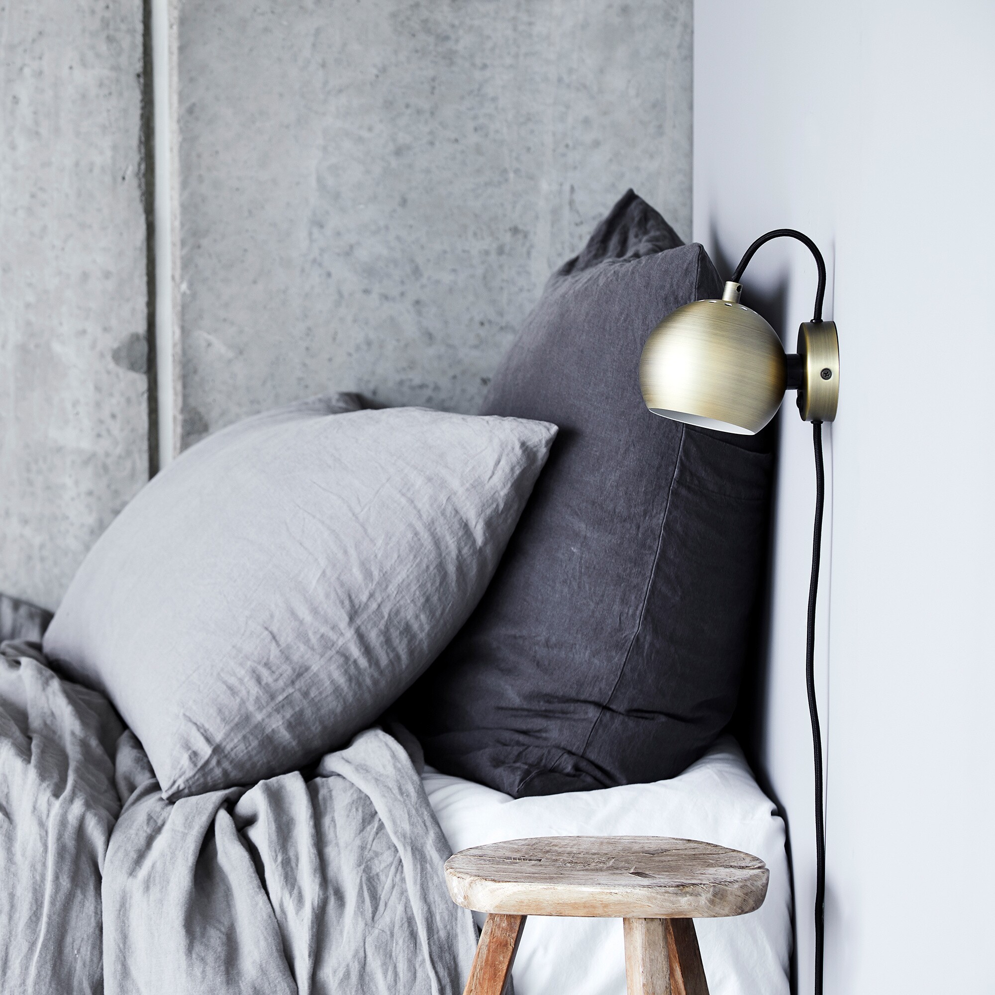 Ball Magnet Wall Lamp Metallic