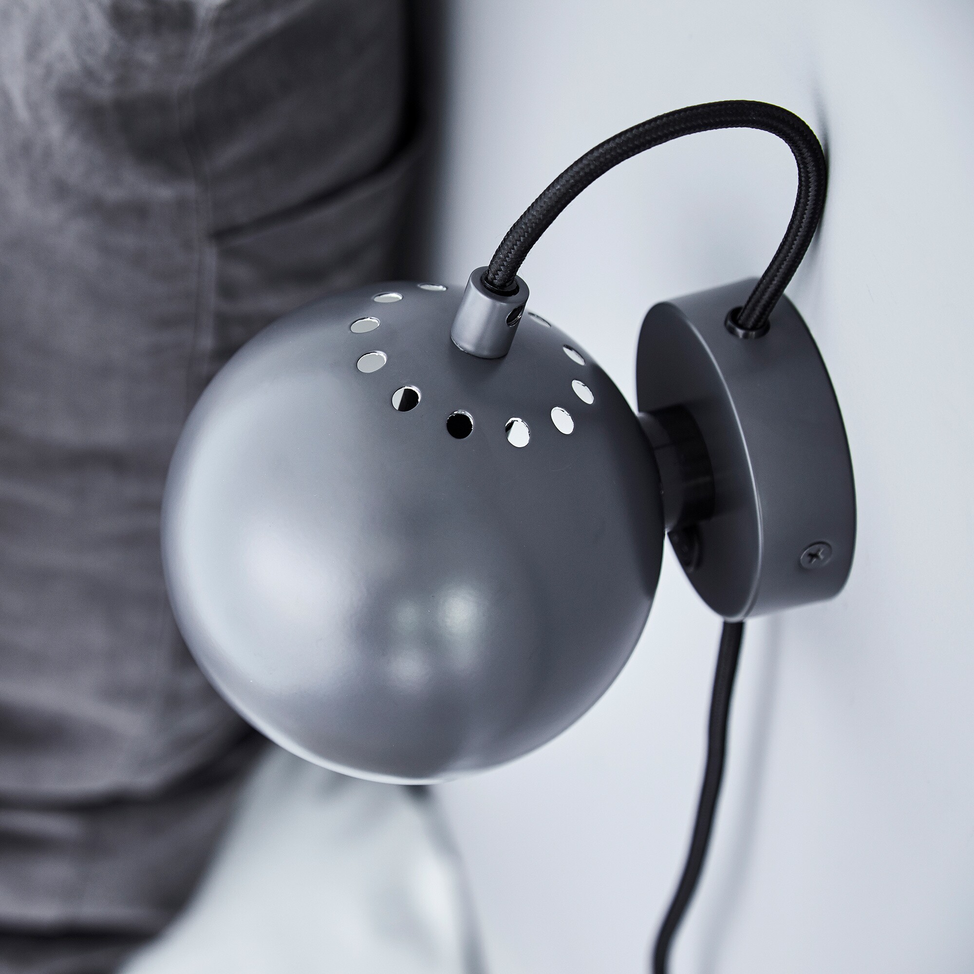 Ball Magnet Wall Lamp Matt