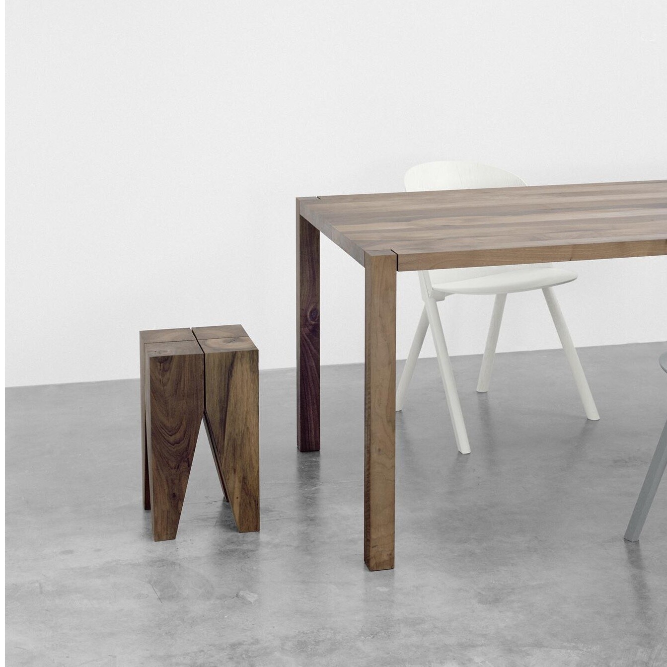 e15 TA19 Sloane Table