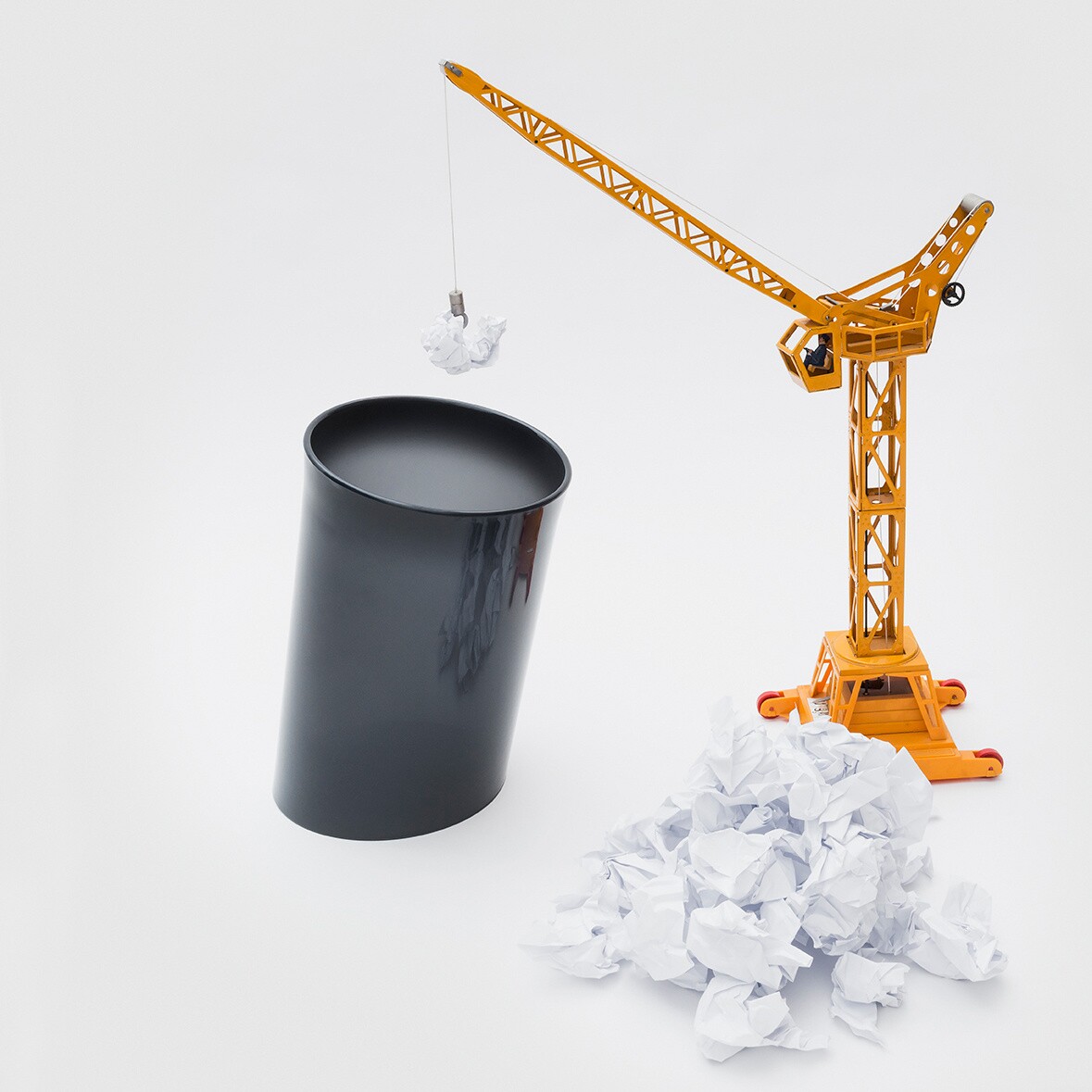 In Attesa Waste Basket