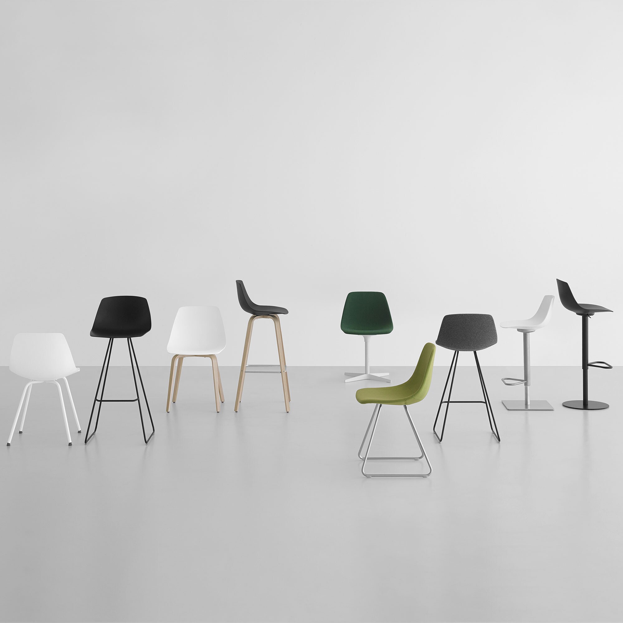 Miunn S104 Bar Stool Seat Multiplex 75-100cm