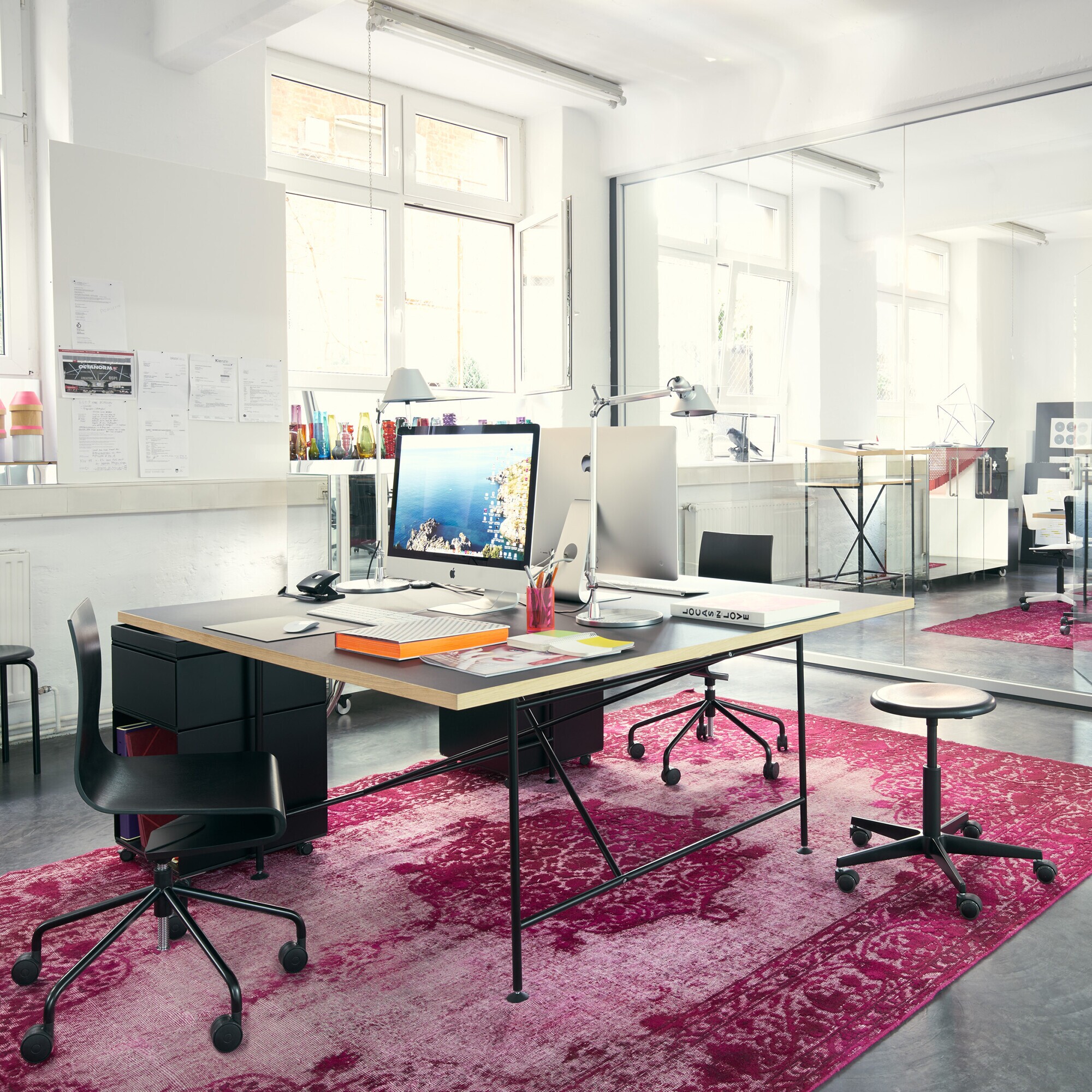 Mr. Round Swivel Stool Height Adjustable