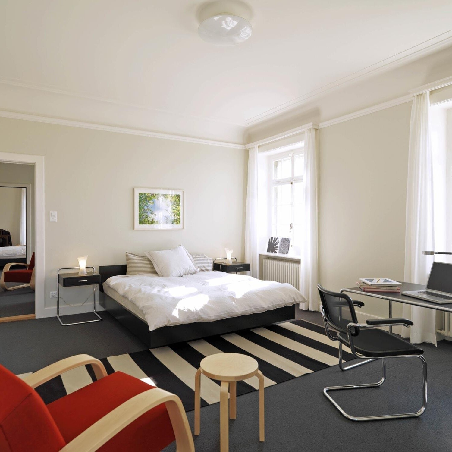 B 117 Bedside Table with Drawer