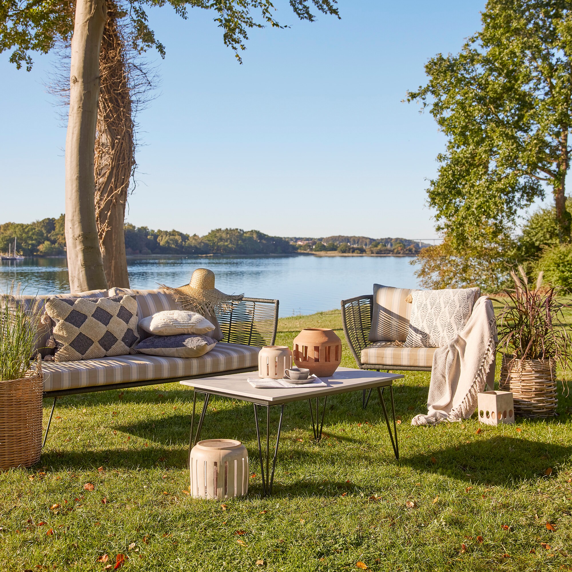 Mundo Outdoor Lounge Chair