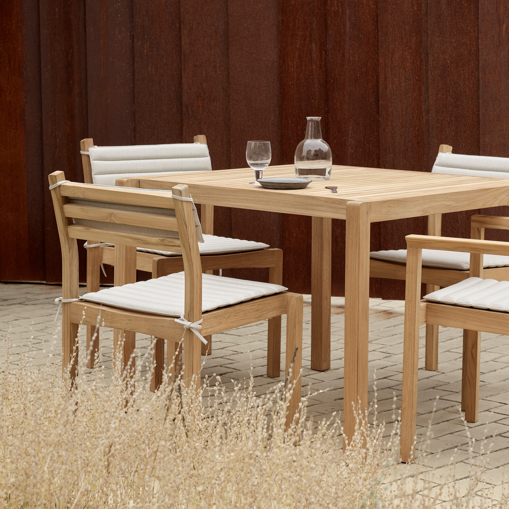 AH902 Garden Dining Table 100x98.5cm