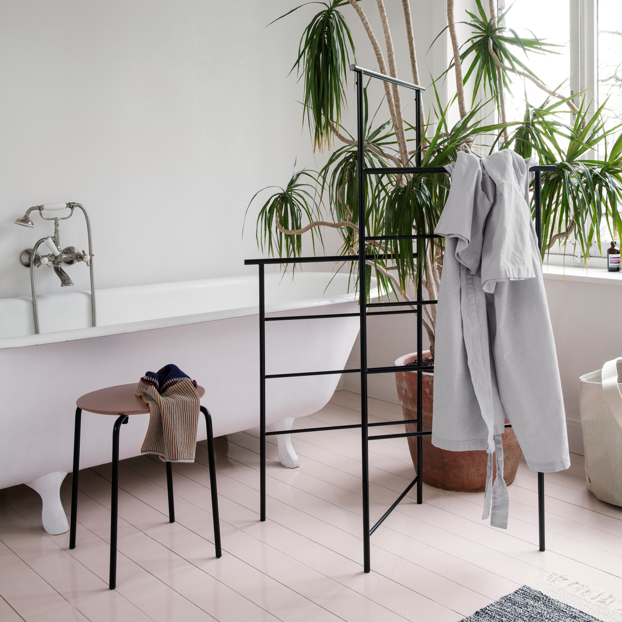 Dora Coatstand 60x132,5x5,5cm