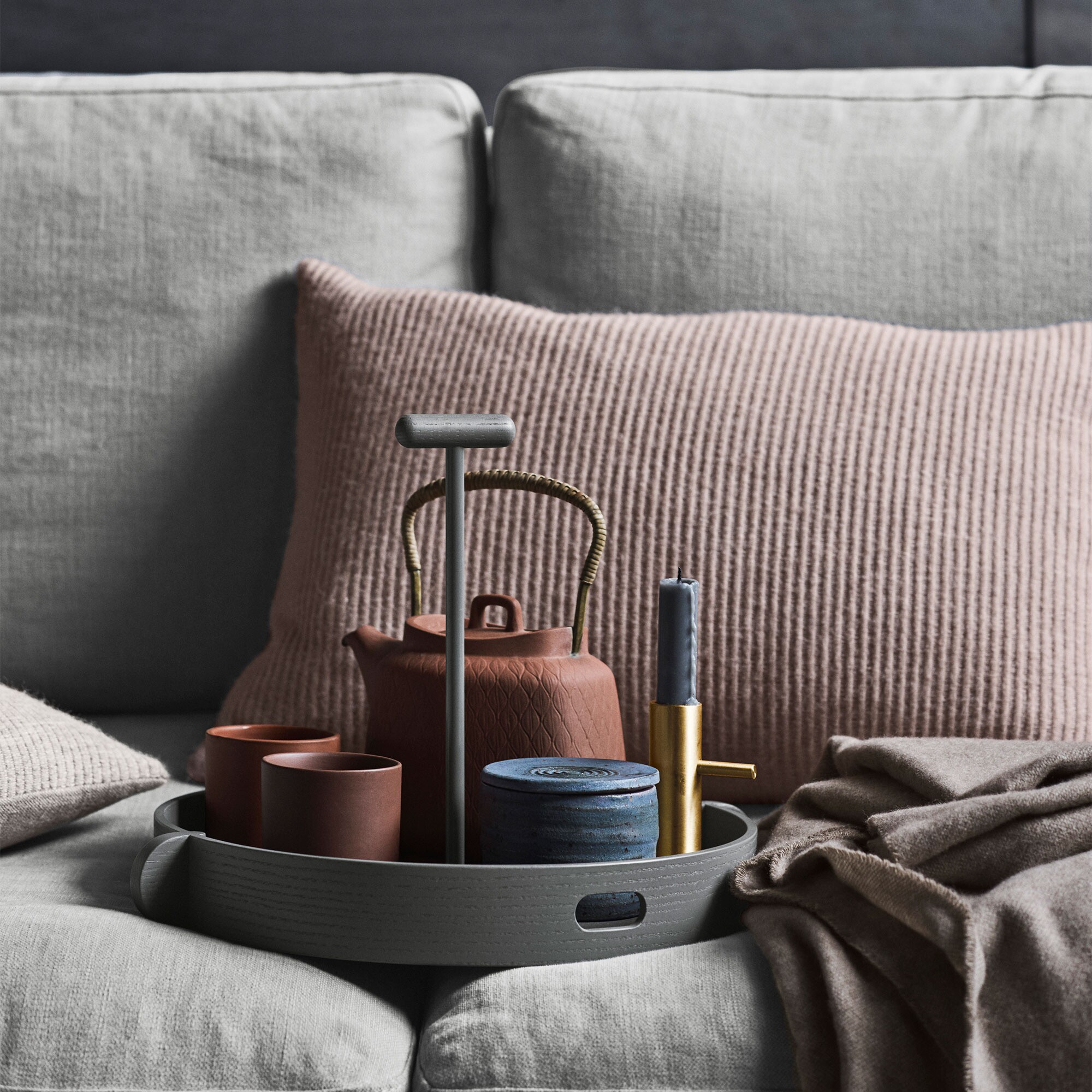 Lune™ JH200 2-Seater Sofa Oak Feet