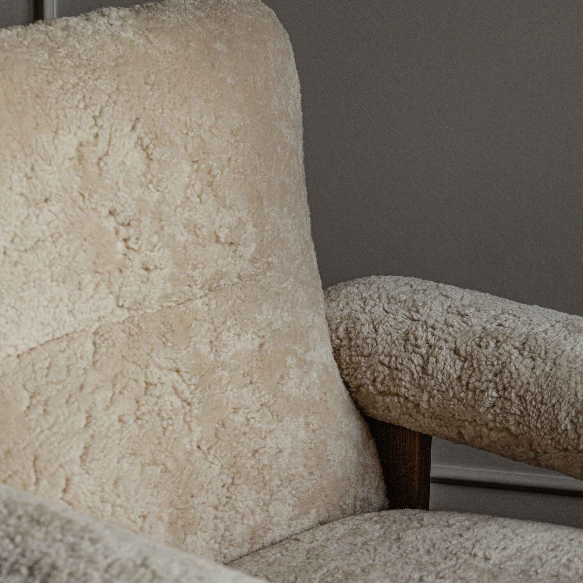 Brasilia Lounge Chair Sheepskin