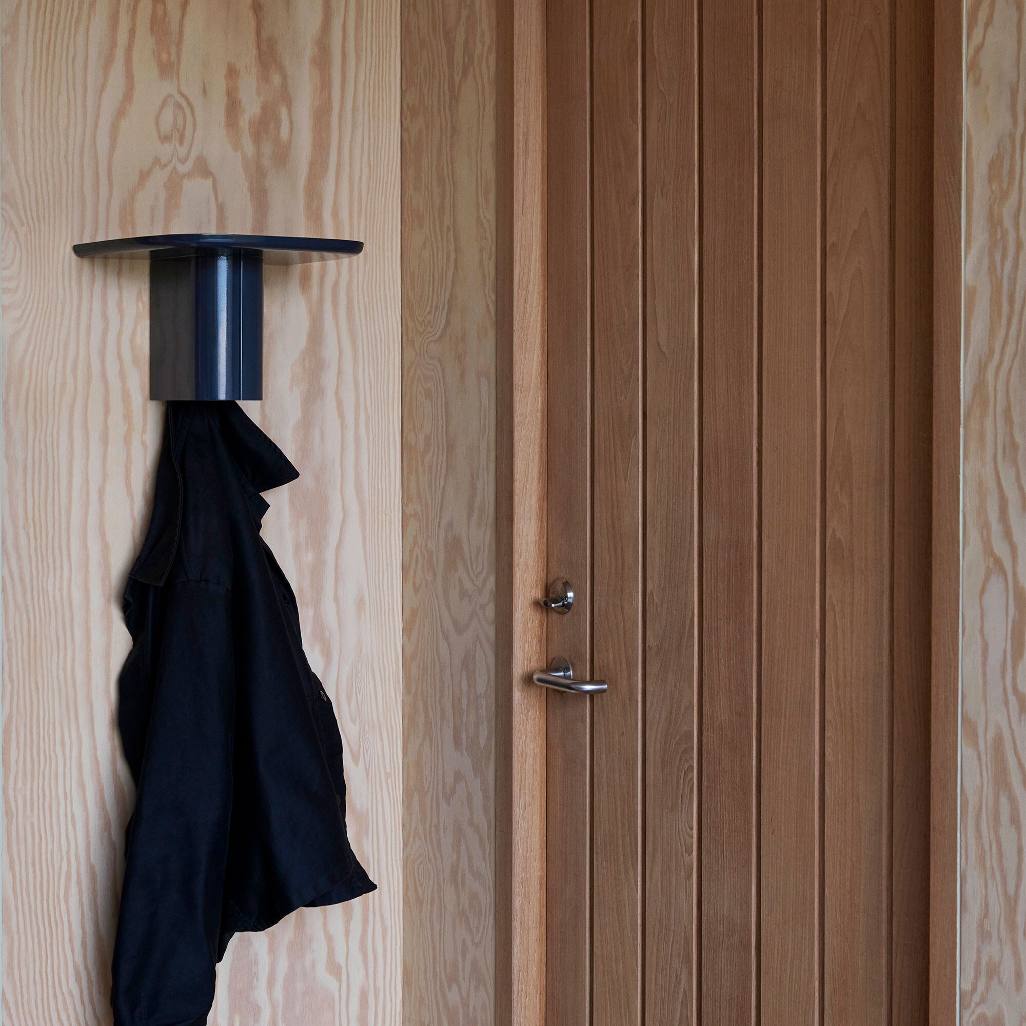 Korpus Wall Shelf with Coat Hook S