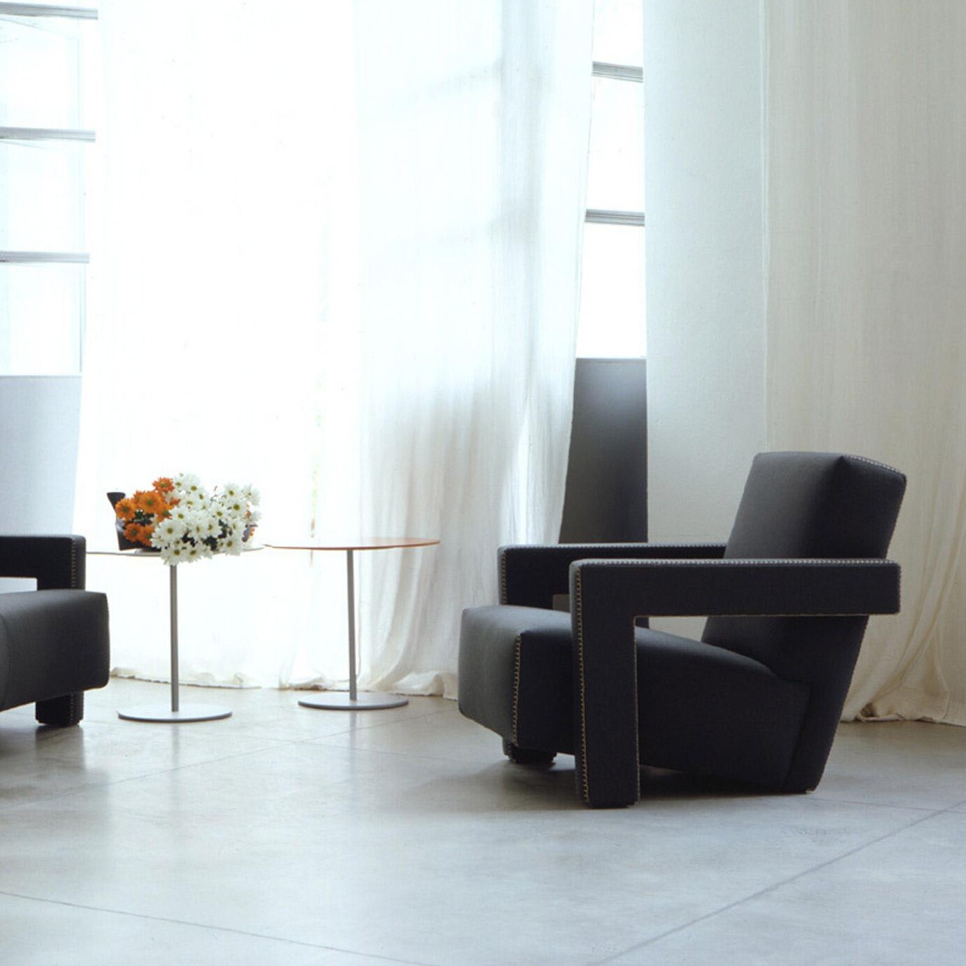 637 Utrecht Leather Chair