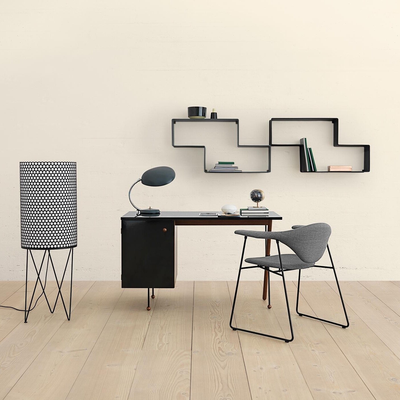 Grossman 62-Series Desk