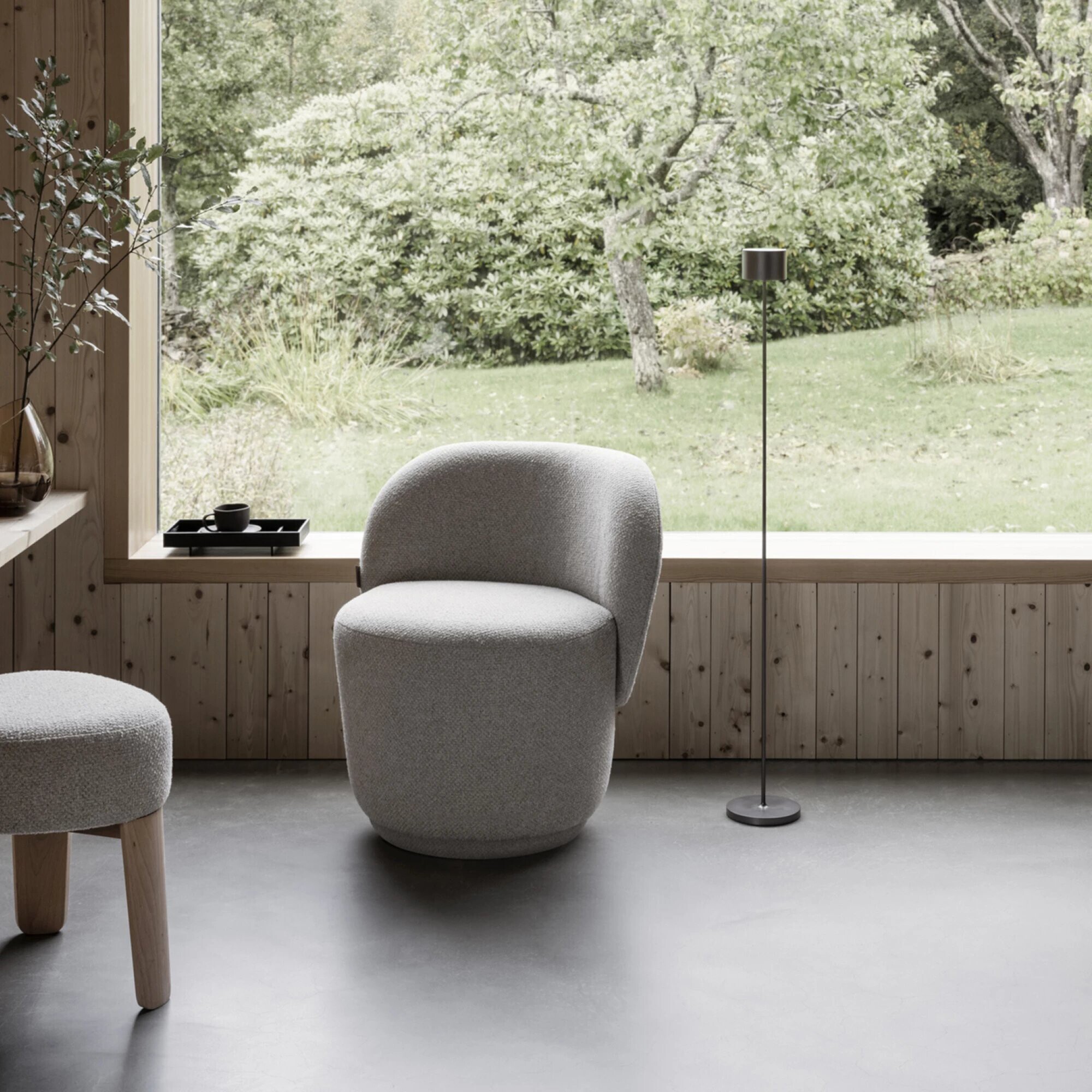 Kuon Armchair