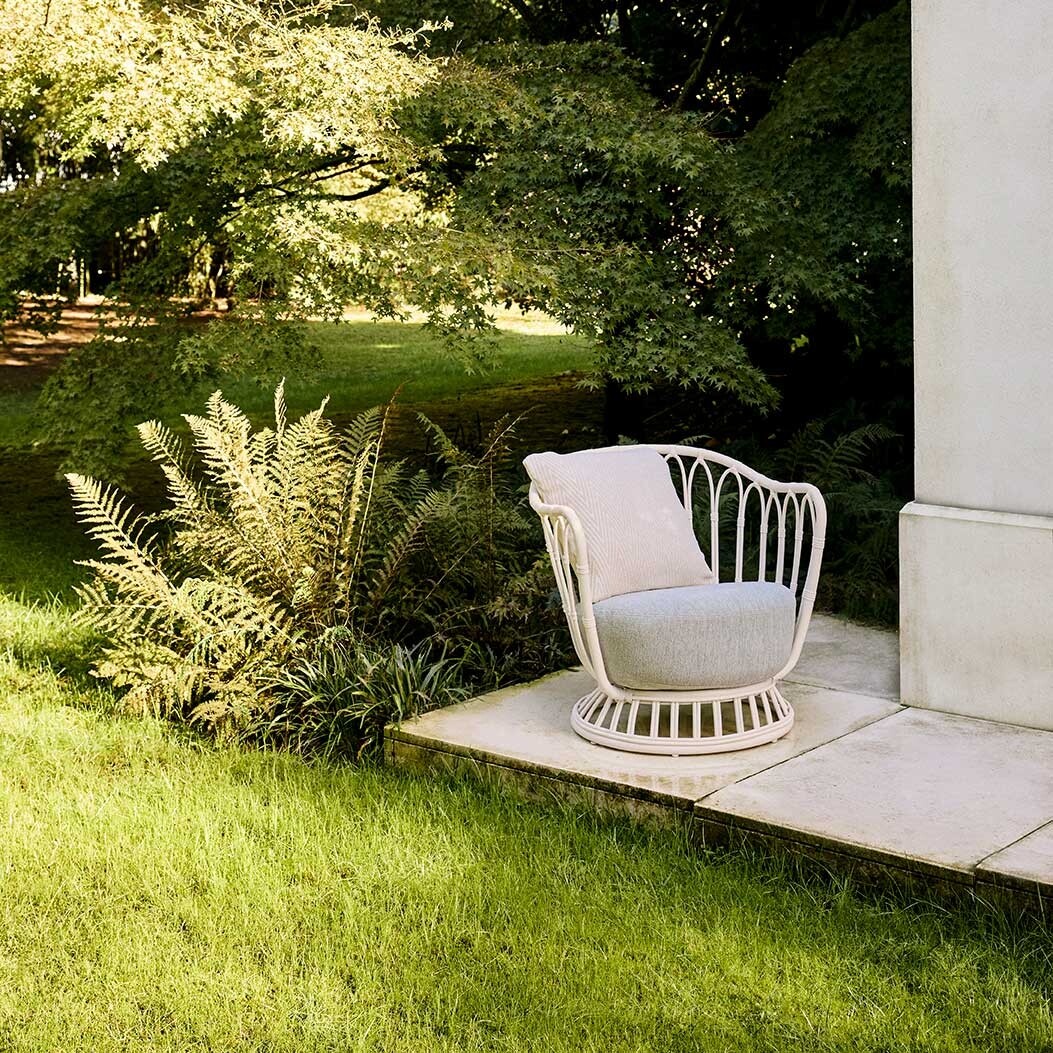 Grace Outdoor Lounge Chair