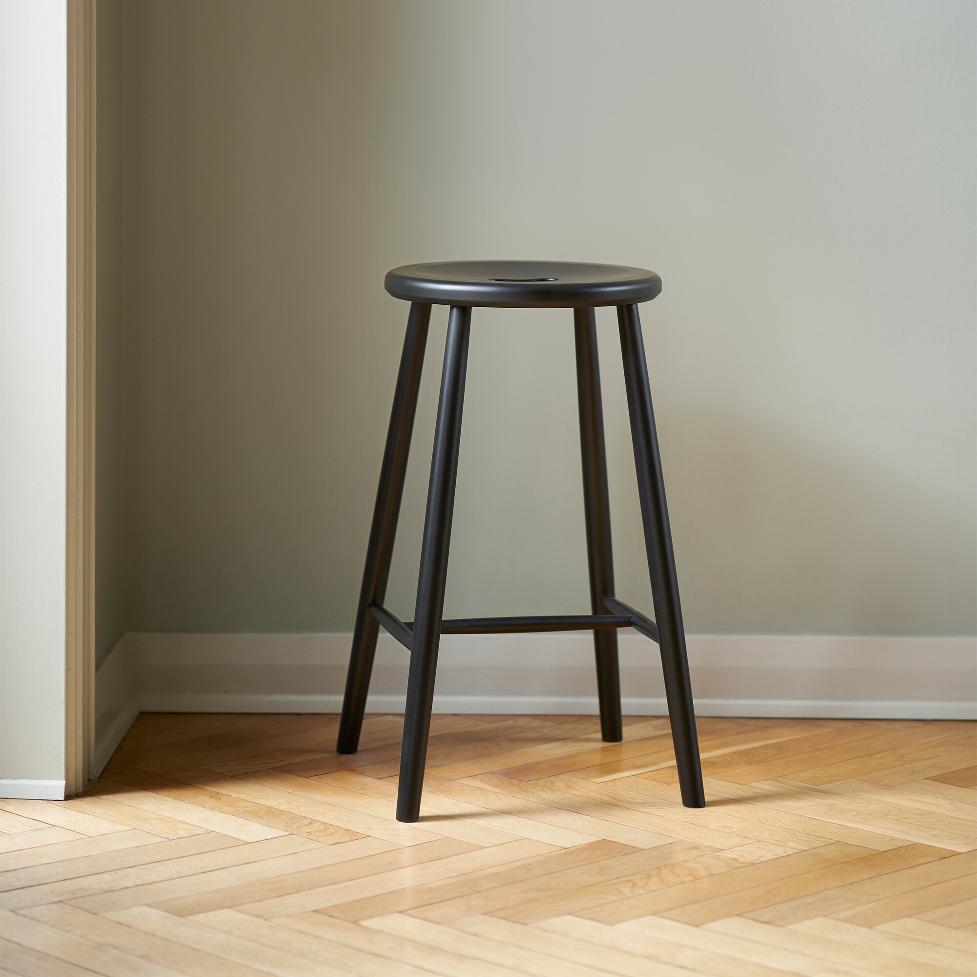 J27C Bar Stool