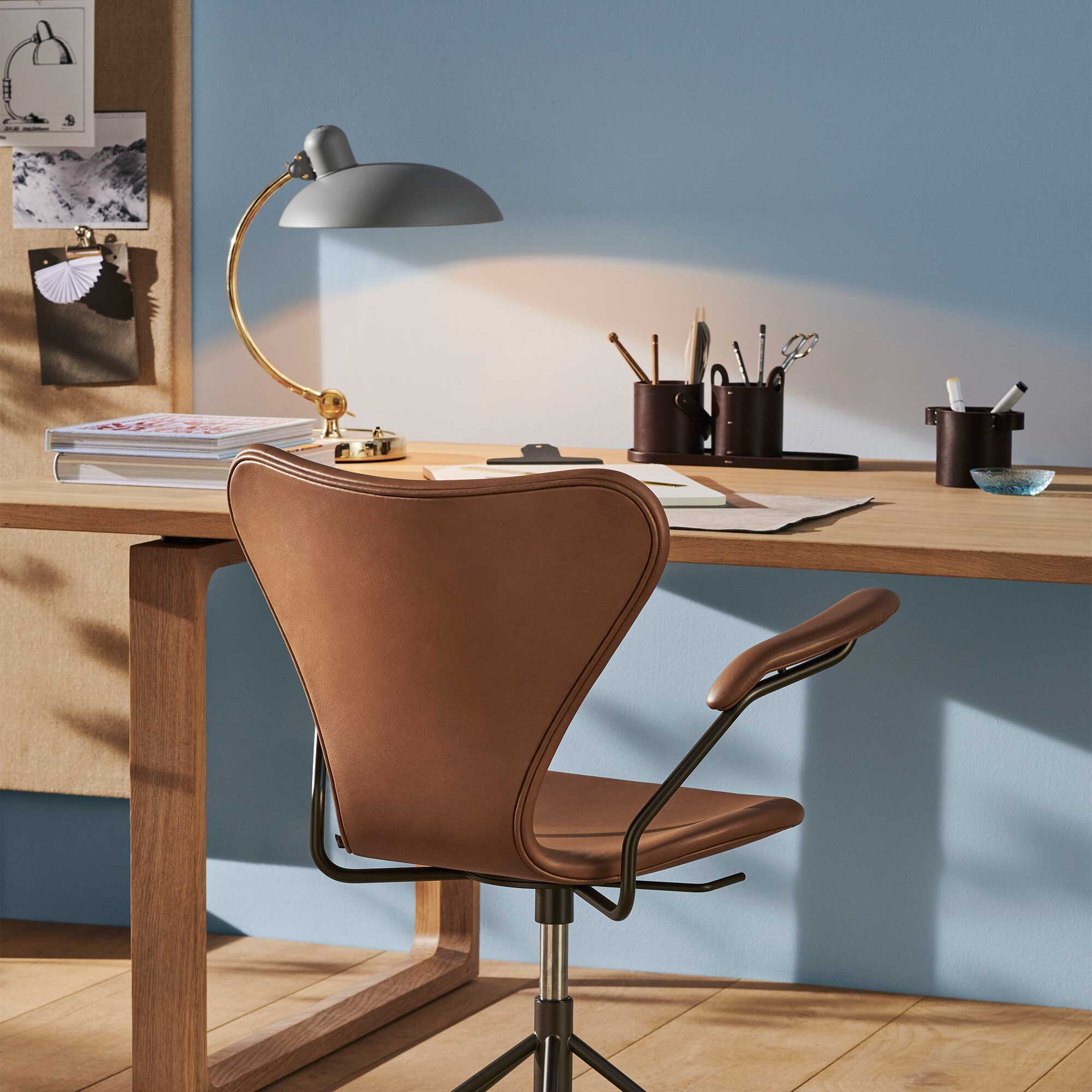 Kaiser Idell™ 6631 Luxus Table Lamp brass