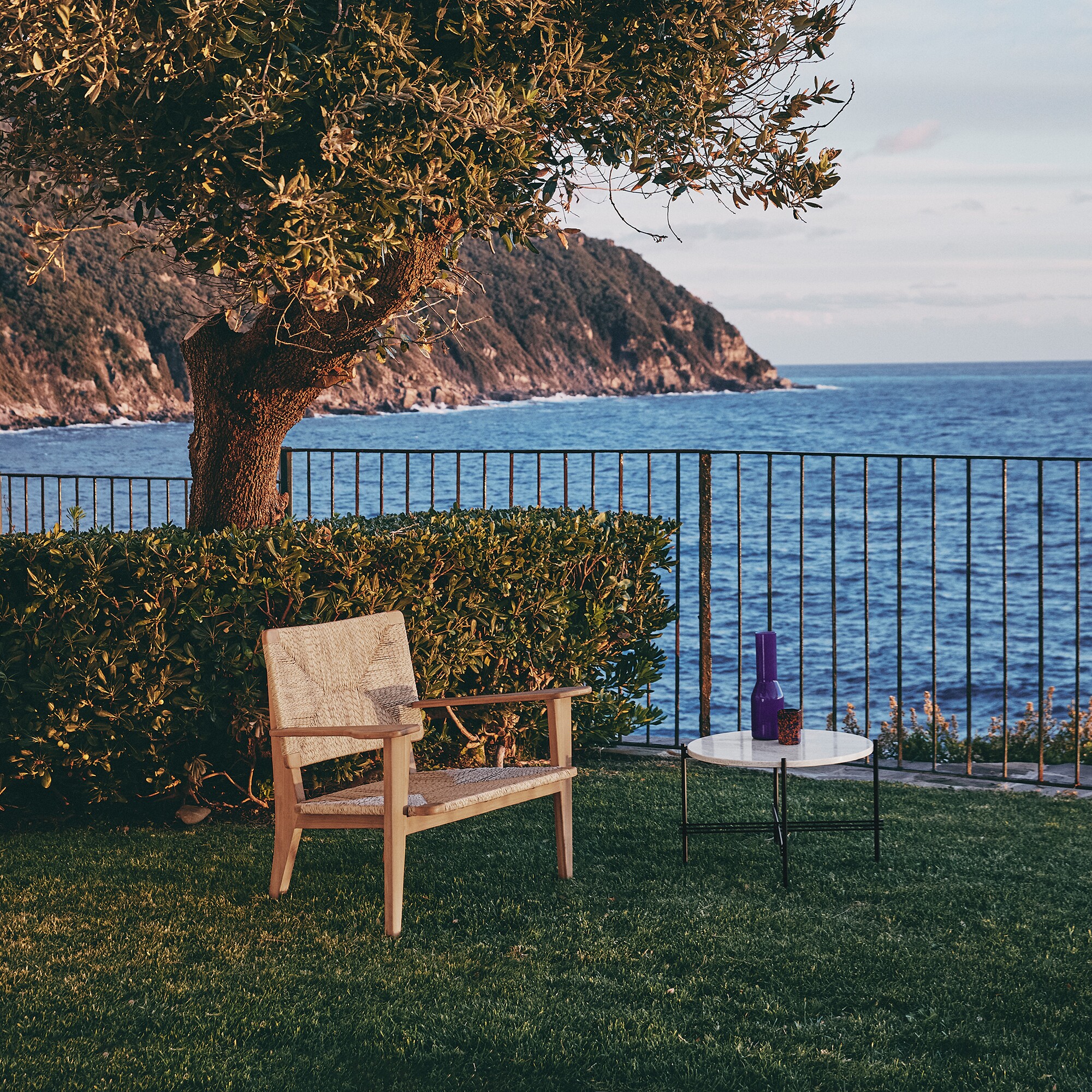 F-Chair Outdoor Lounge Chair