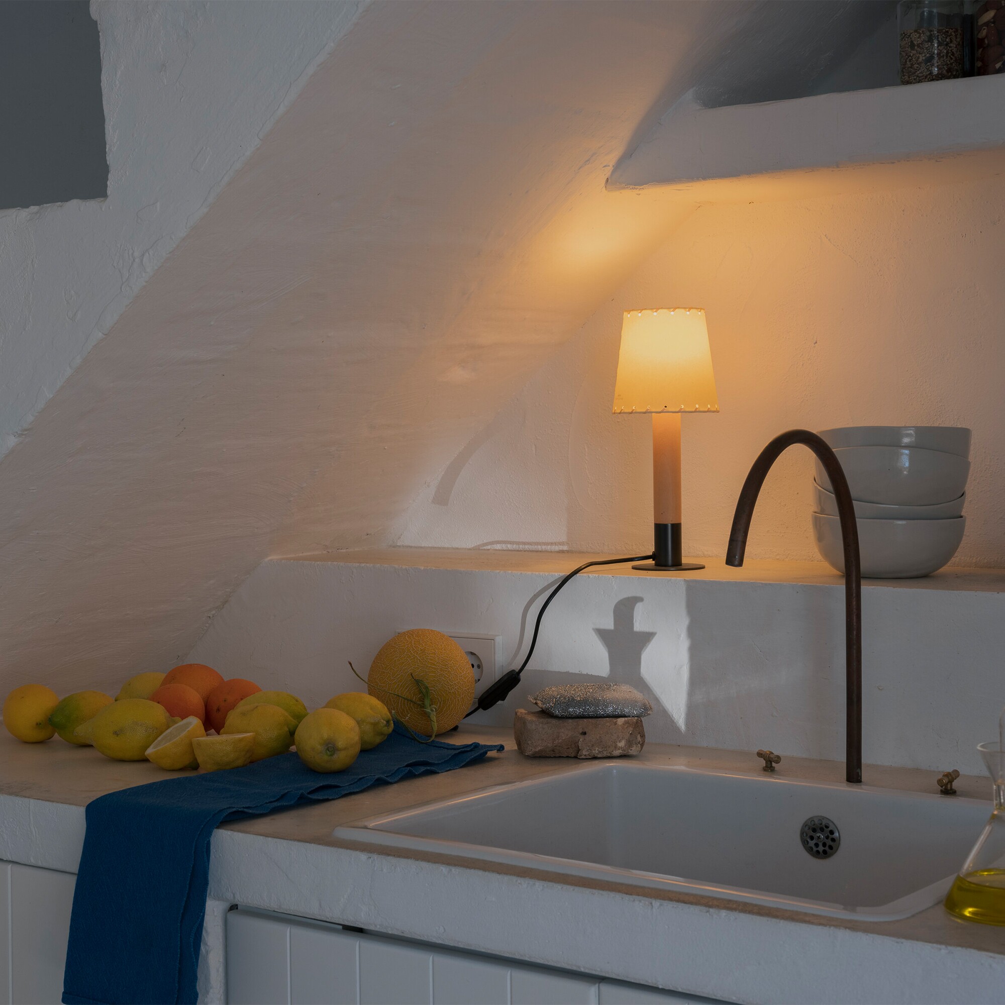 Basica Minima Table Lamp