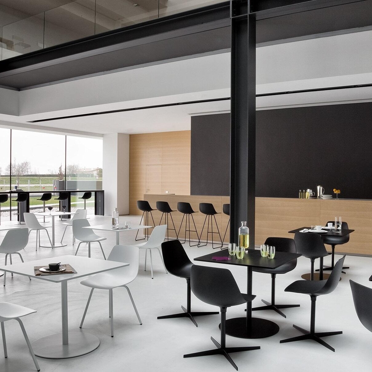 Miunn Bar Stool Skid Frame Black H75