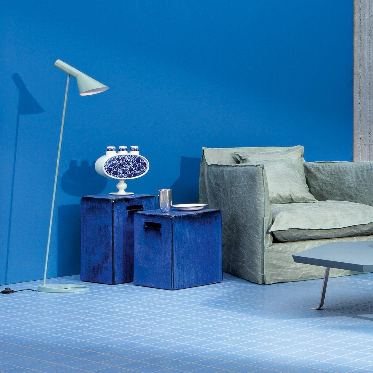 Inout Side Table / Stool