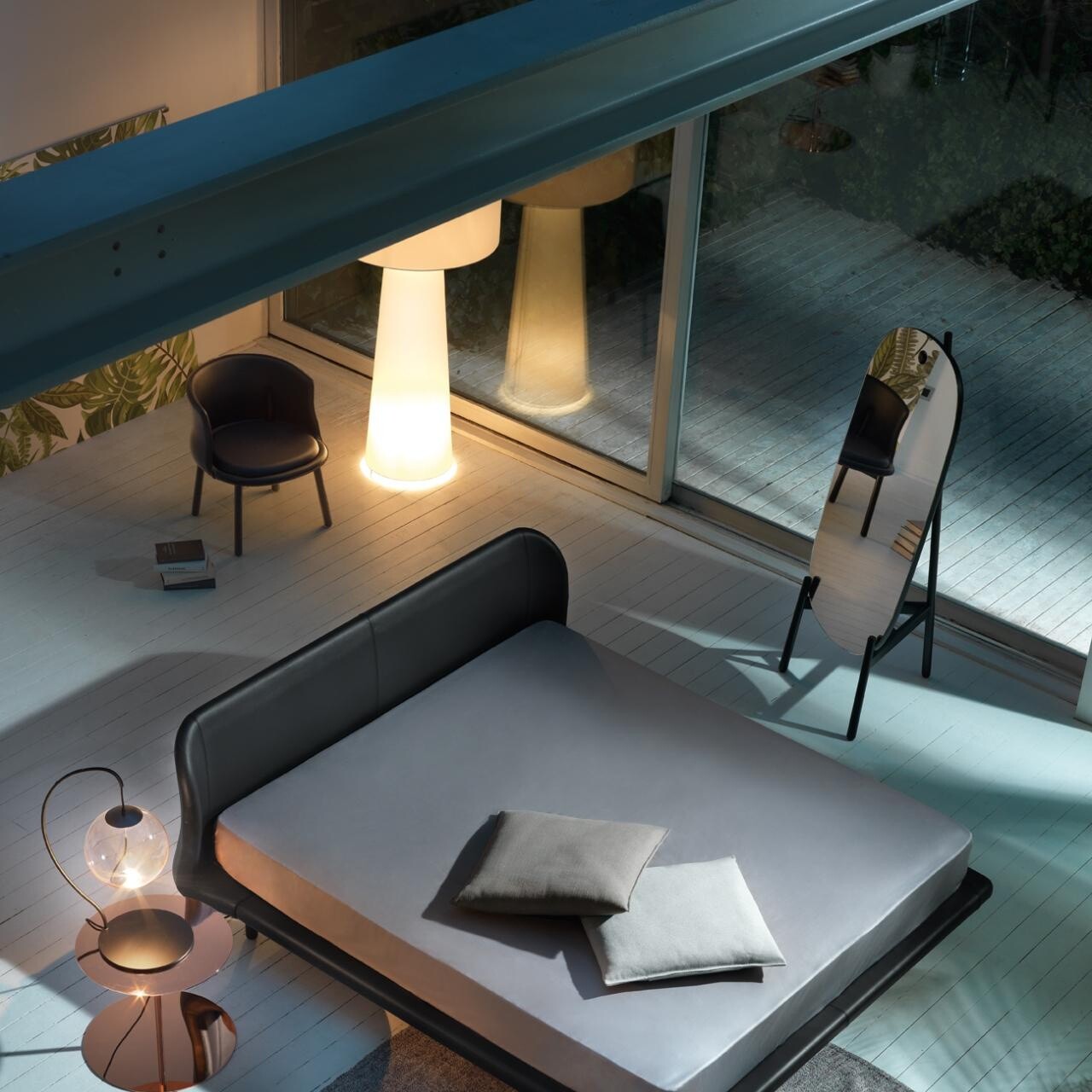 Big Shadow Floor Lamp