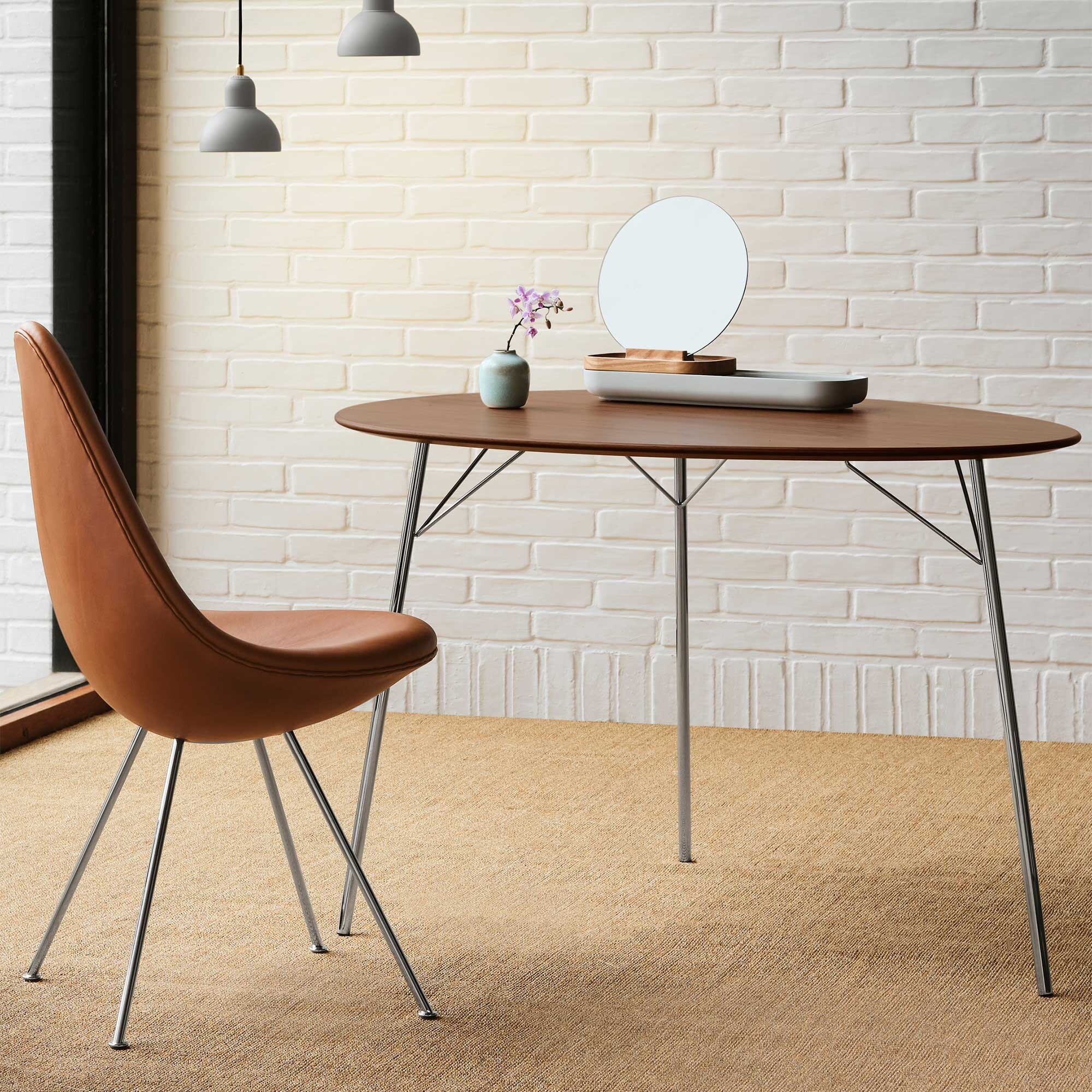 Egg Table 115x84x74cm