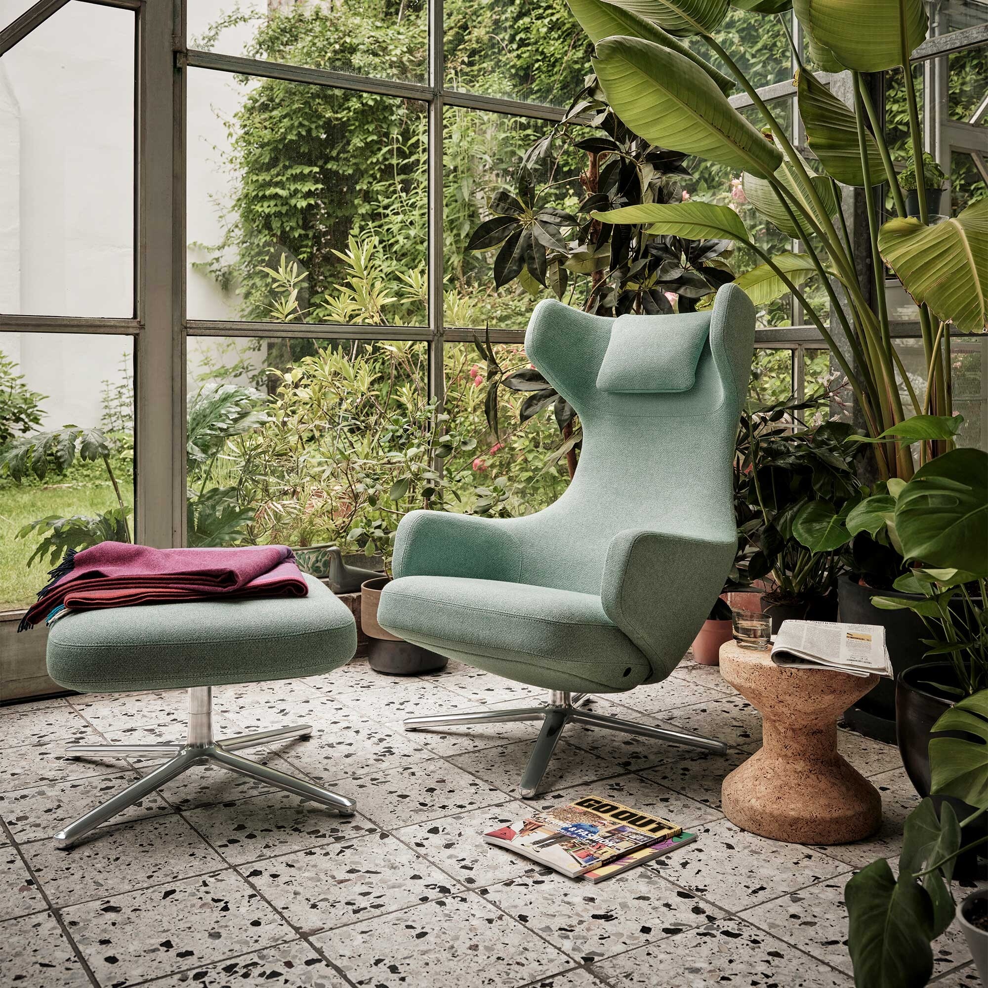 Grand Repos Lounge Chair & Ottoman Fabric