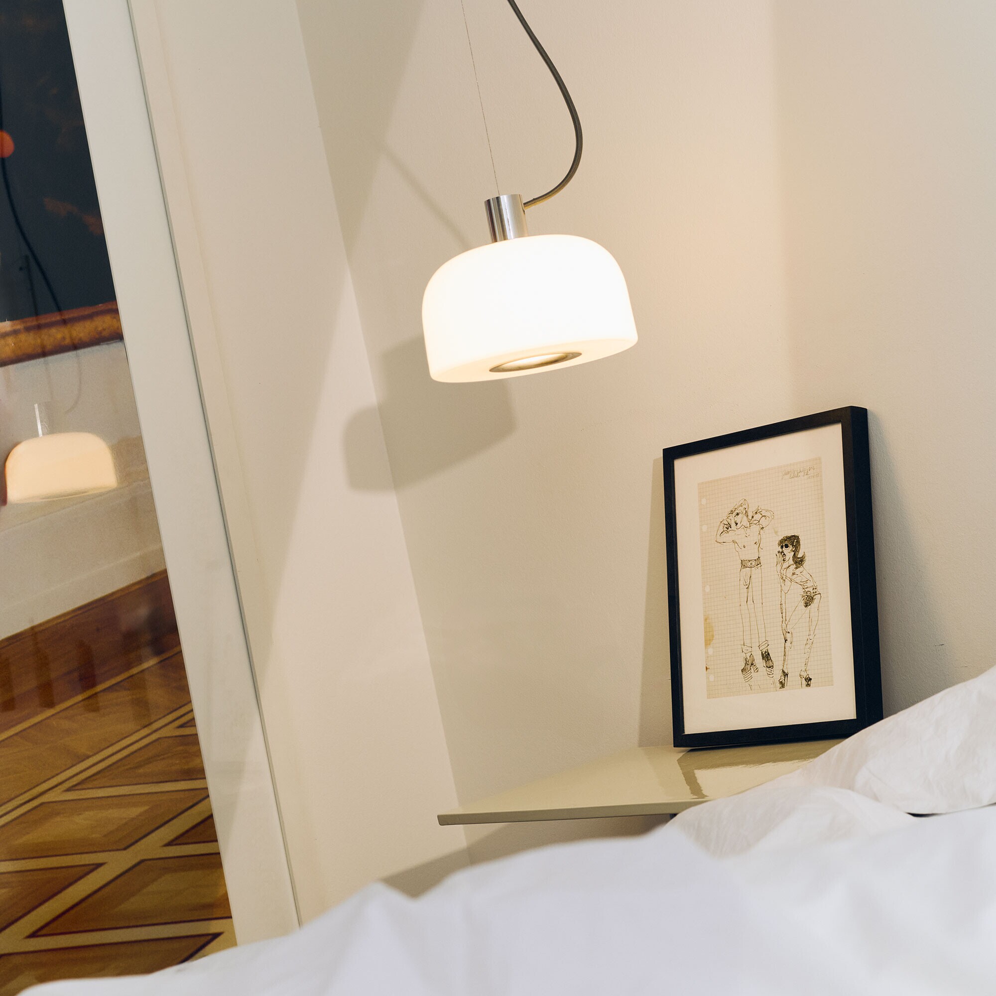 Bellhop S1 Glass Suspension Lamp